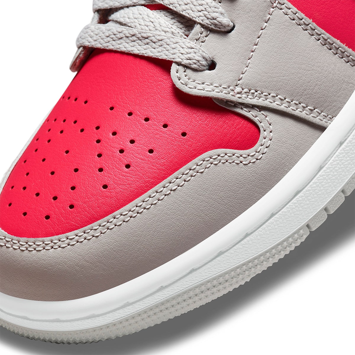 (Women) Air Jordan 1 Low ‘Light Iron Ore Siren Red’ DC0774-060