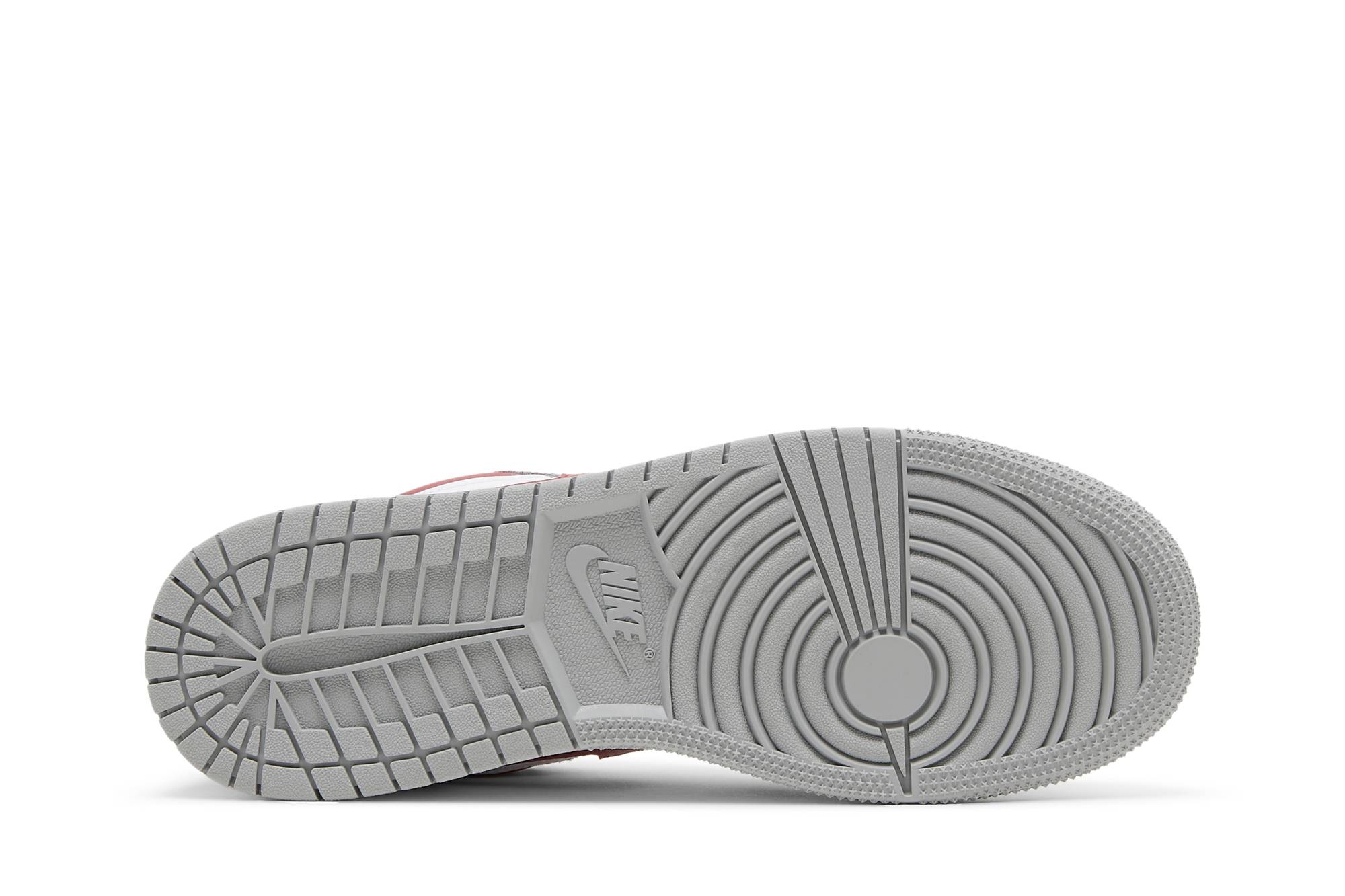 (Grade School) Air Jordan 1 Low SE ‘Light Smoke Grey Gym Red’ DM0589-016