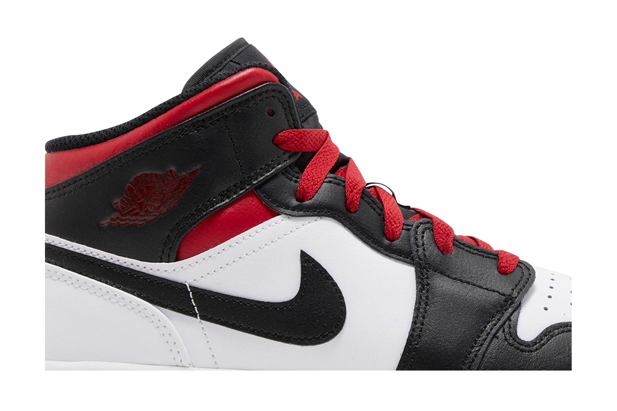 (Grade School) Air Jordan 1 Mid Gym Red Black Toe DQ8423-106 Nicesnk