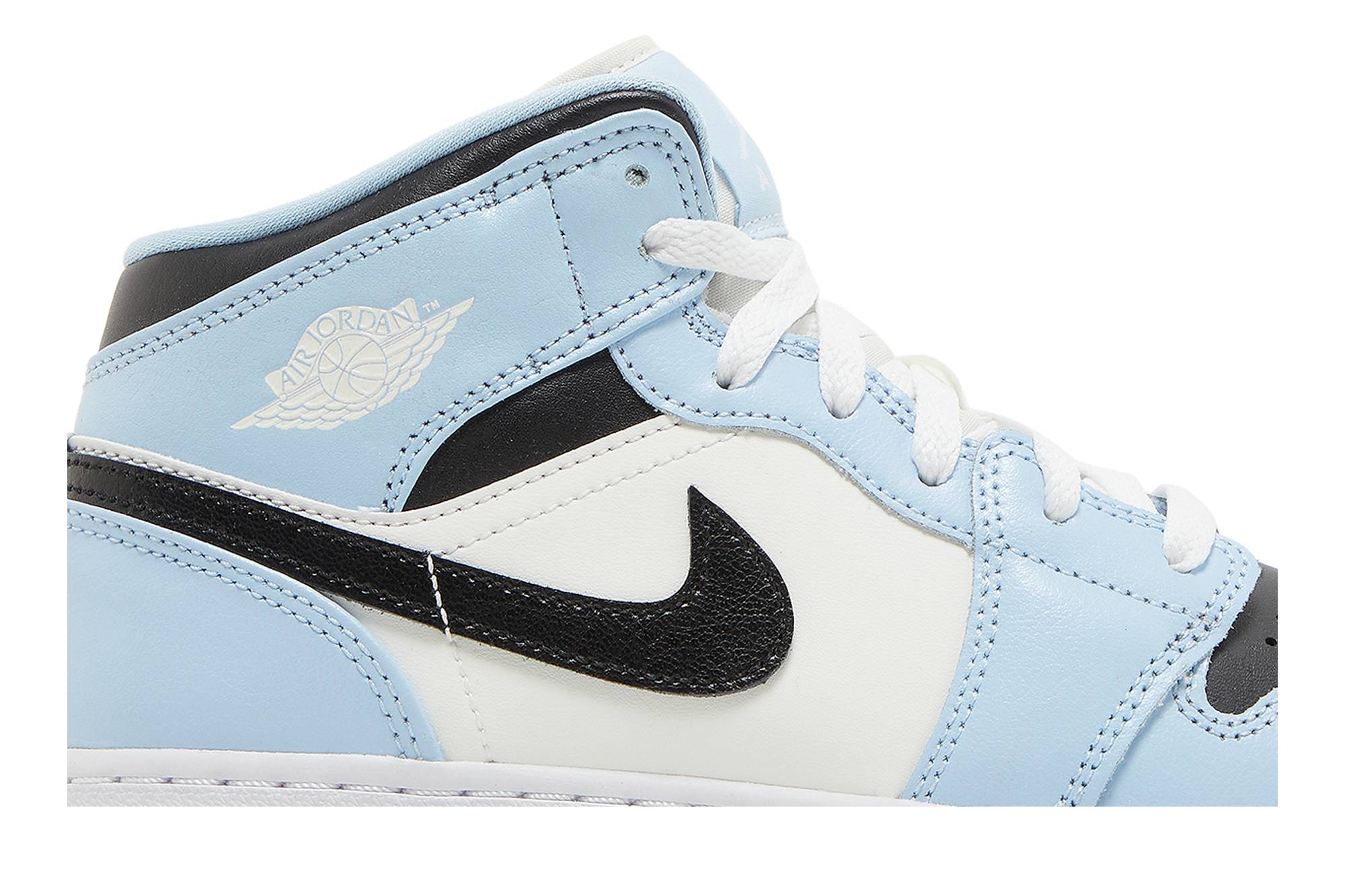 (Grade School) Air Jordan 1 Mid ‘Ice Blue’ 555112-401