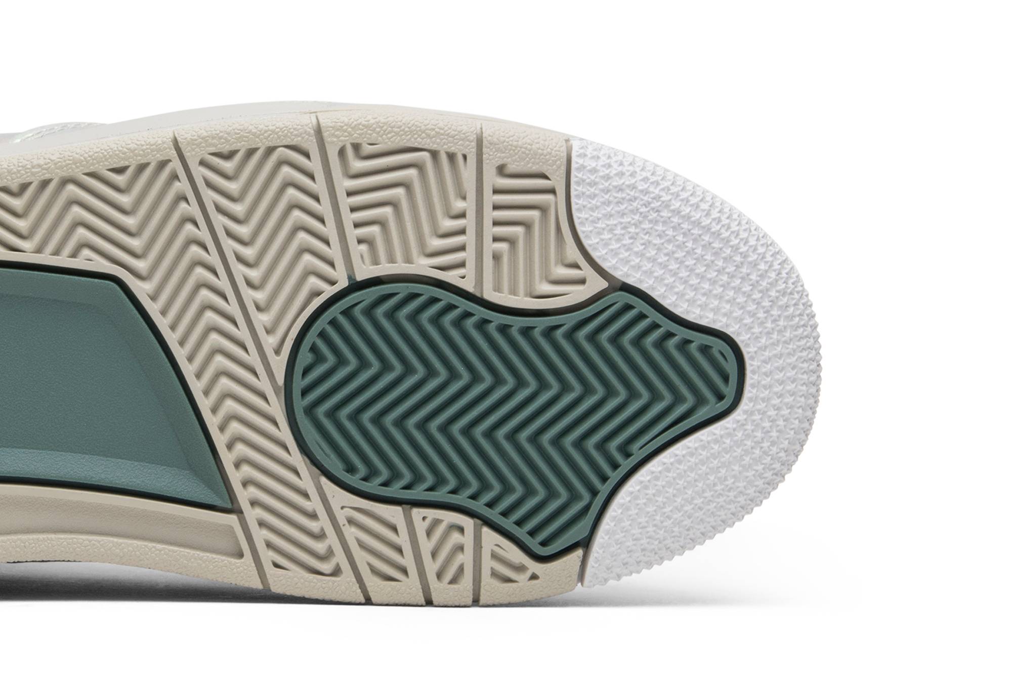 (Grade School) Air Jordan 4 GG ‘Pearl’ 742639-045