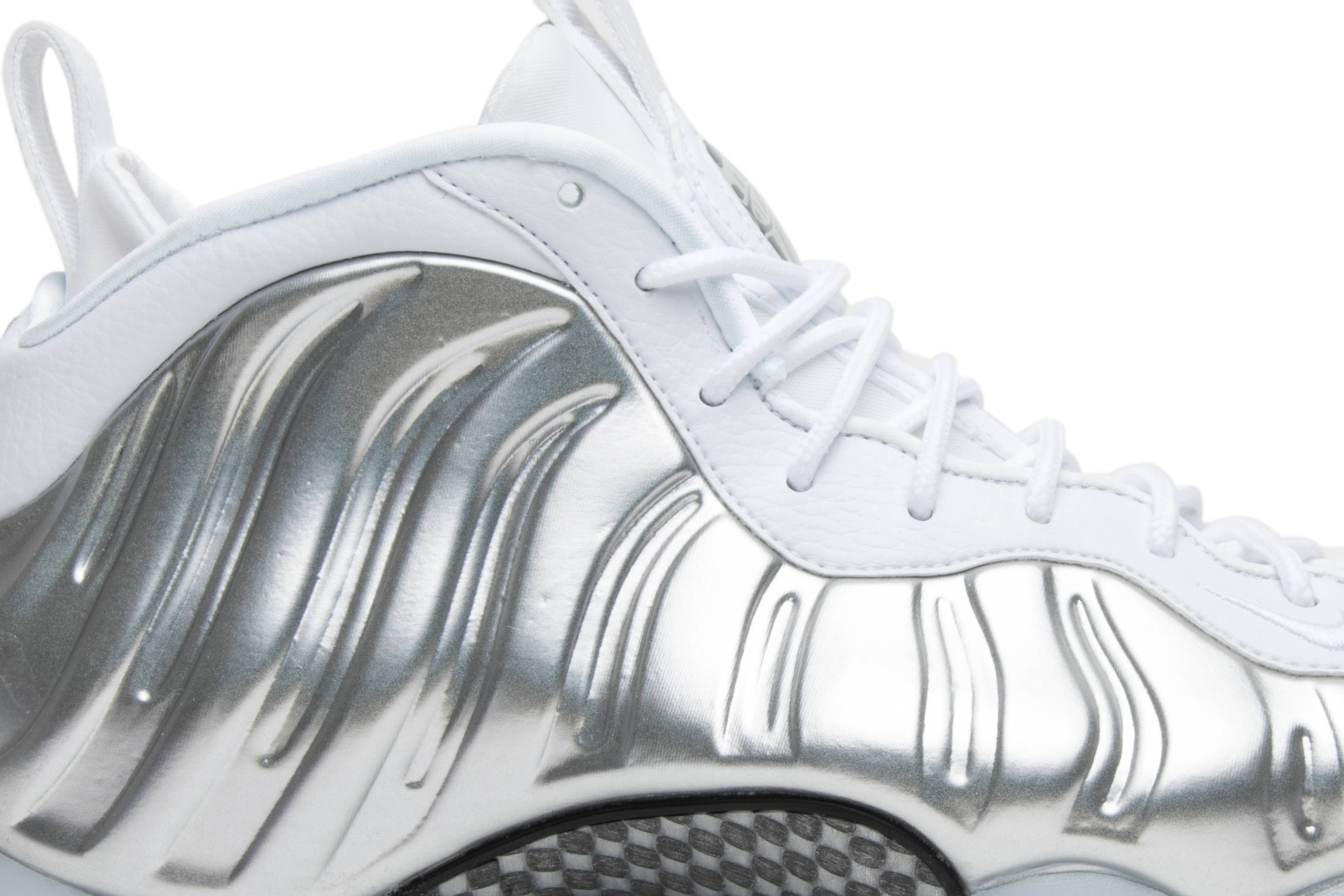 (Women) Nike Air Foamposite One Chrome White AA3963-100