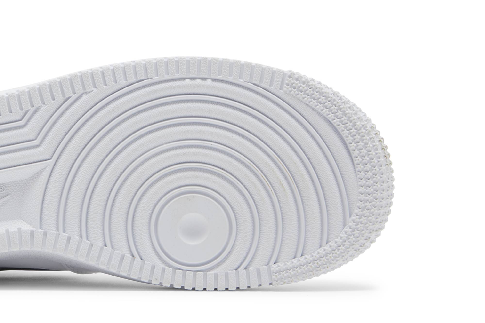 (Women) Nike Air Force 1 ’07 Essential ‘White Iron Ore Patent’ DQ7570-001
