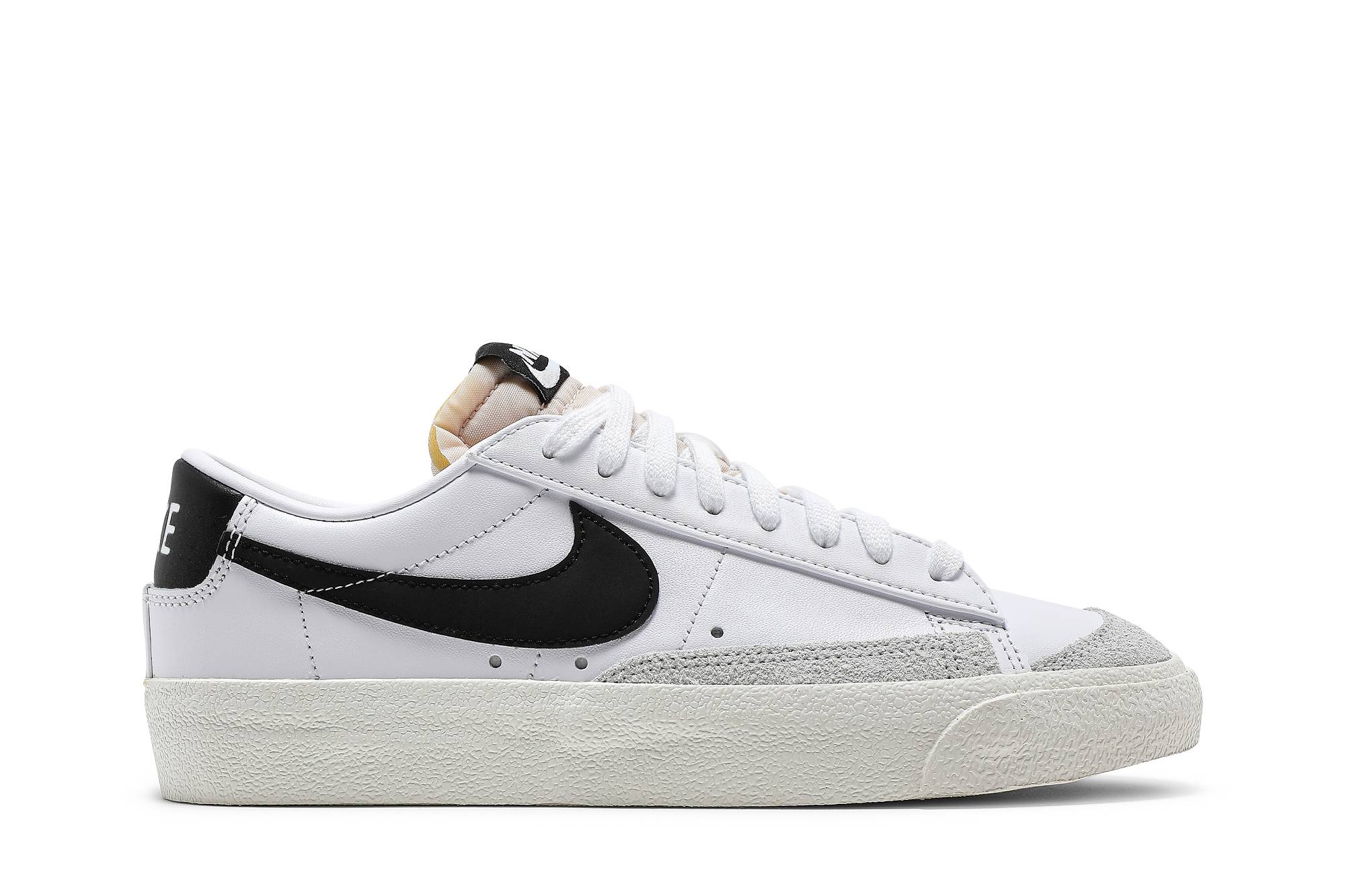 (Women) Nike Blazer Low ’77 ‘White Black’ DC4769-102