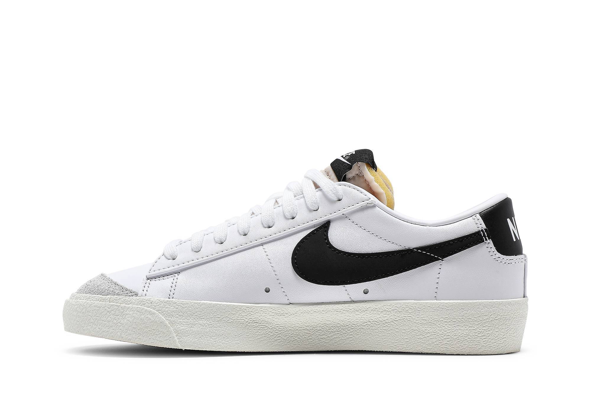(Women) Nike Blazer Low ’77 ‘White Black’ DC4769-102