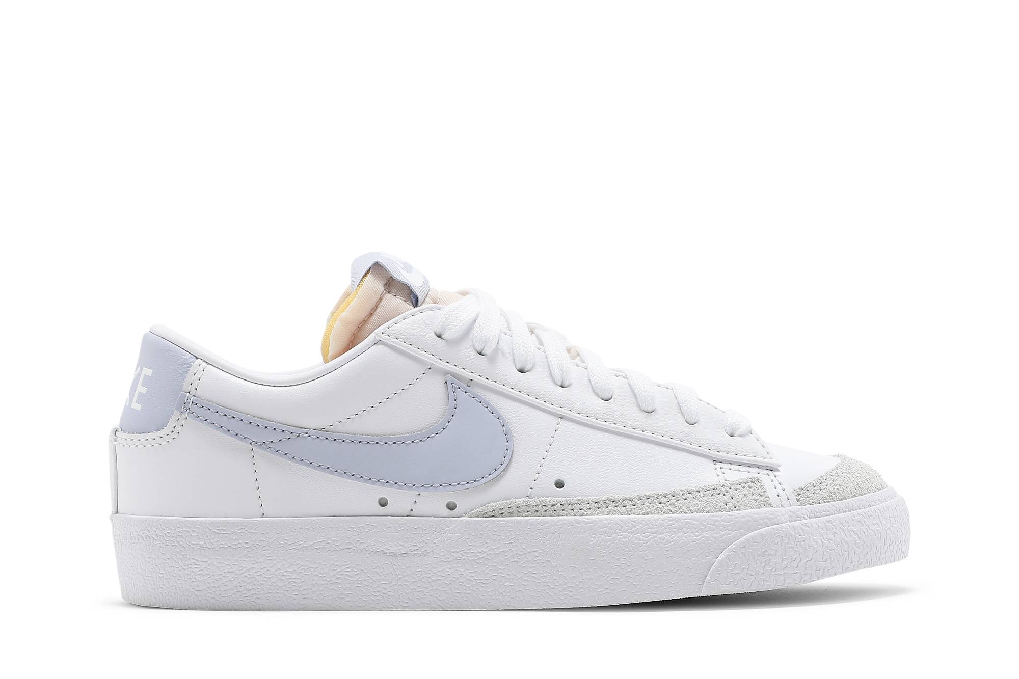 (Women) Nike Blazer Low ’77 ‘White Ghost’ DC4769-103
