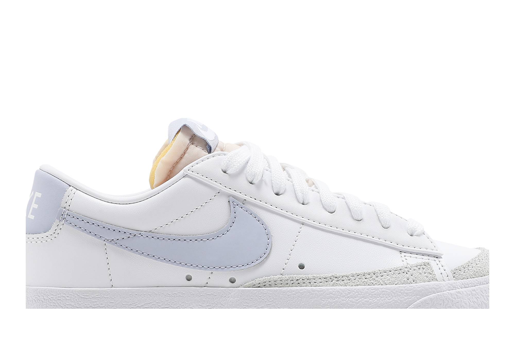 (Women) Nike Blazer Low ’77 ‘White Ghost’ DC4769-103