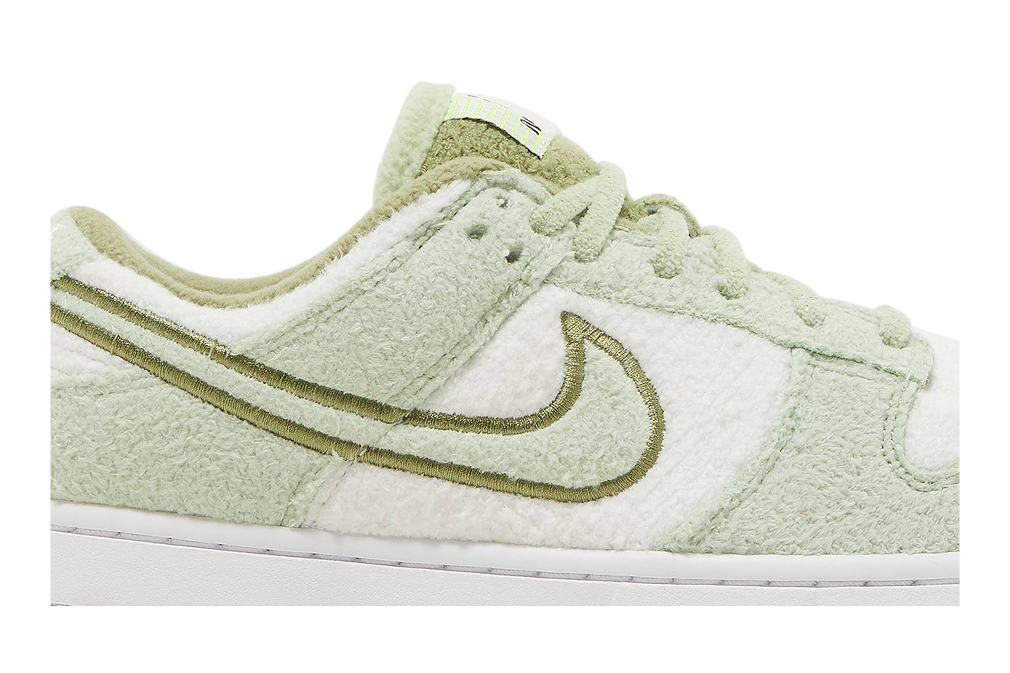 (Women) Nike Dunk Low ‘Fleece – Honeydew’ DQ7579-300