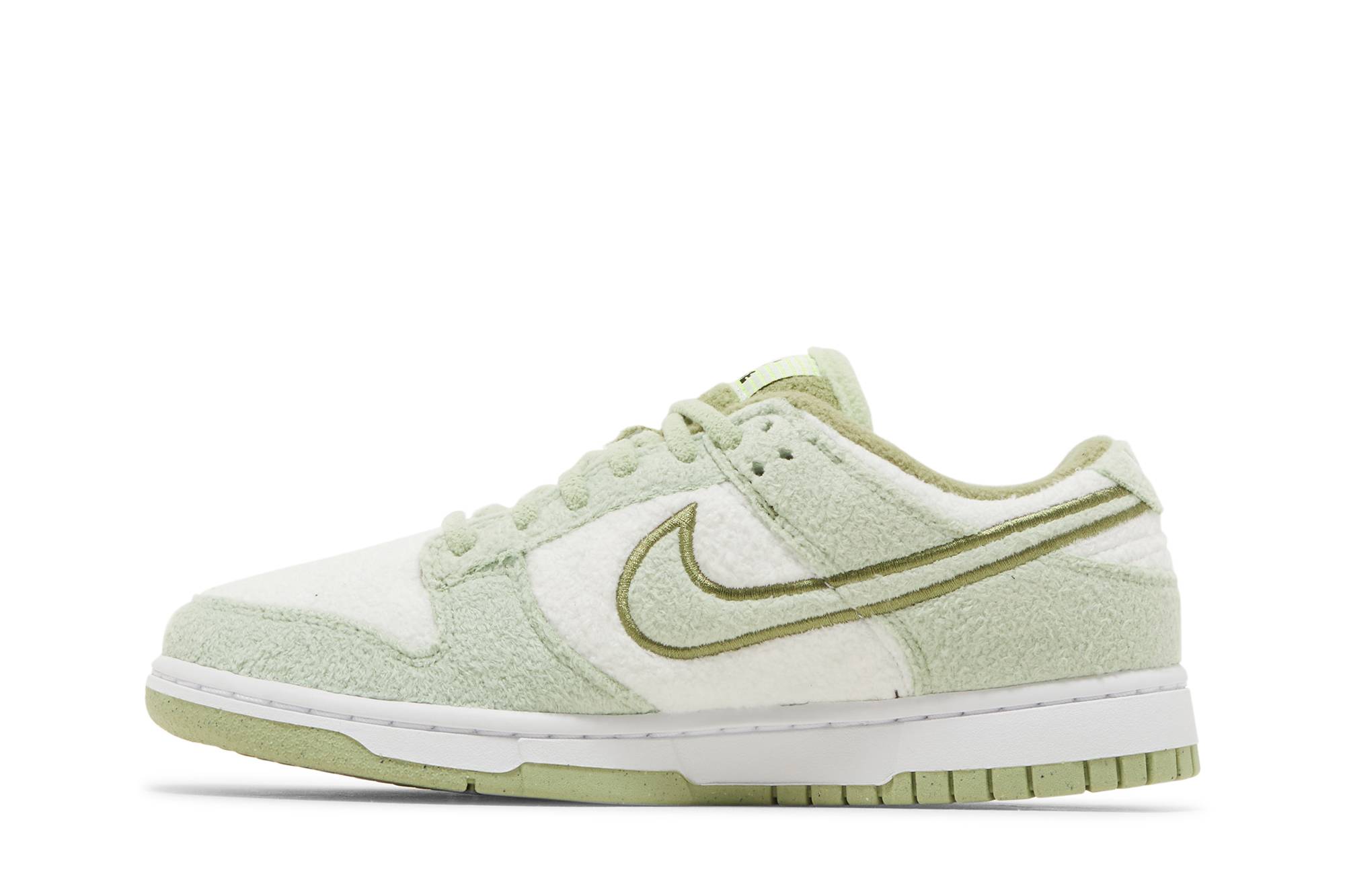 (Women) Nike Dunk Low ‘Fleece – Honeydew’ DQ7579-300