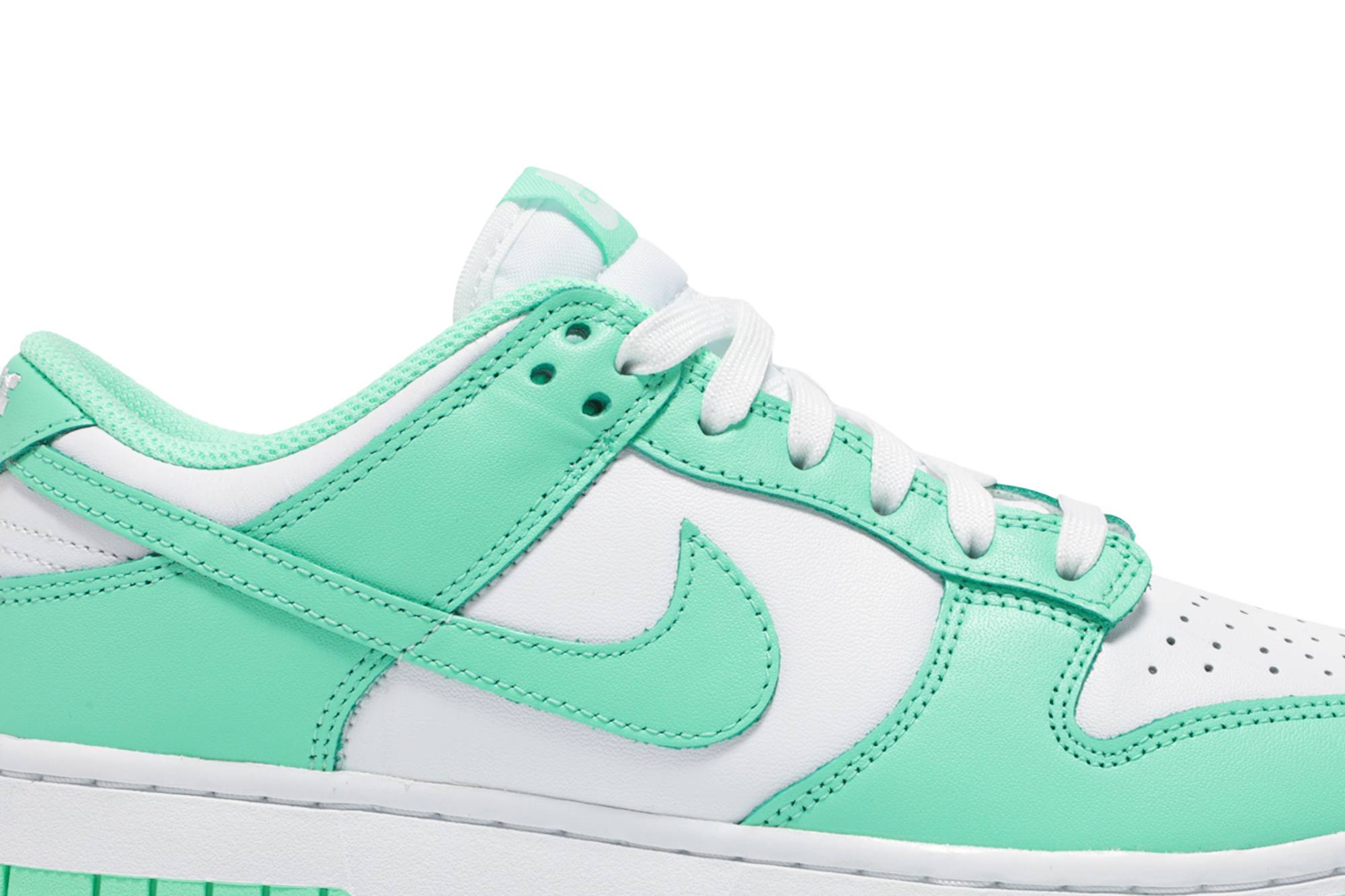 (Women) Nike Dunk Low ‘Green Glow’ [also worn by BTS V] DD1503-105