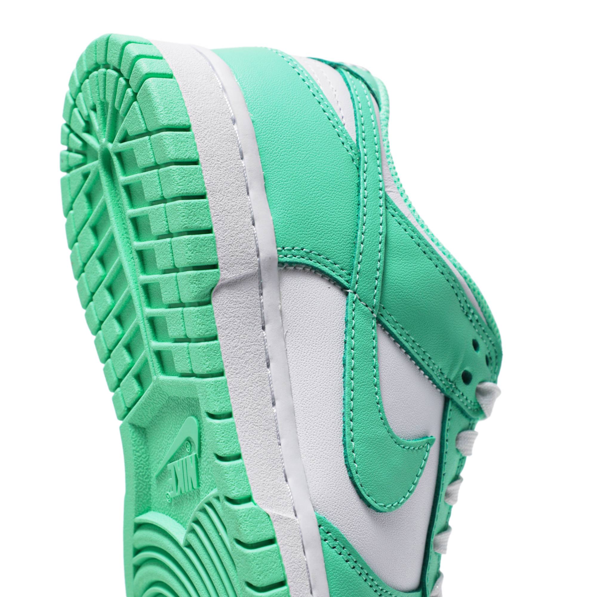(Women) Nike Dunk Low ‘Green Glow’ [also worn by BTS V] DD1503-105