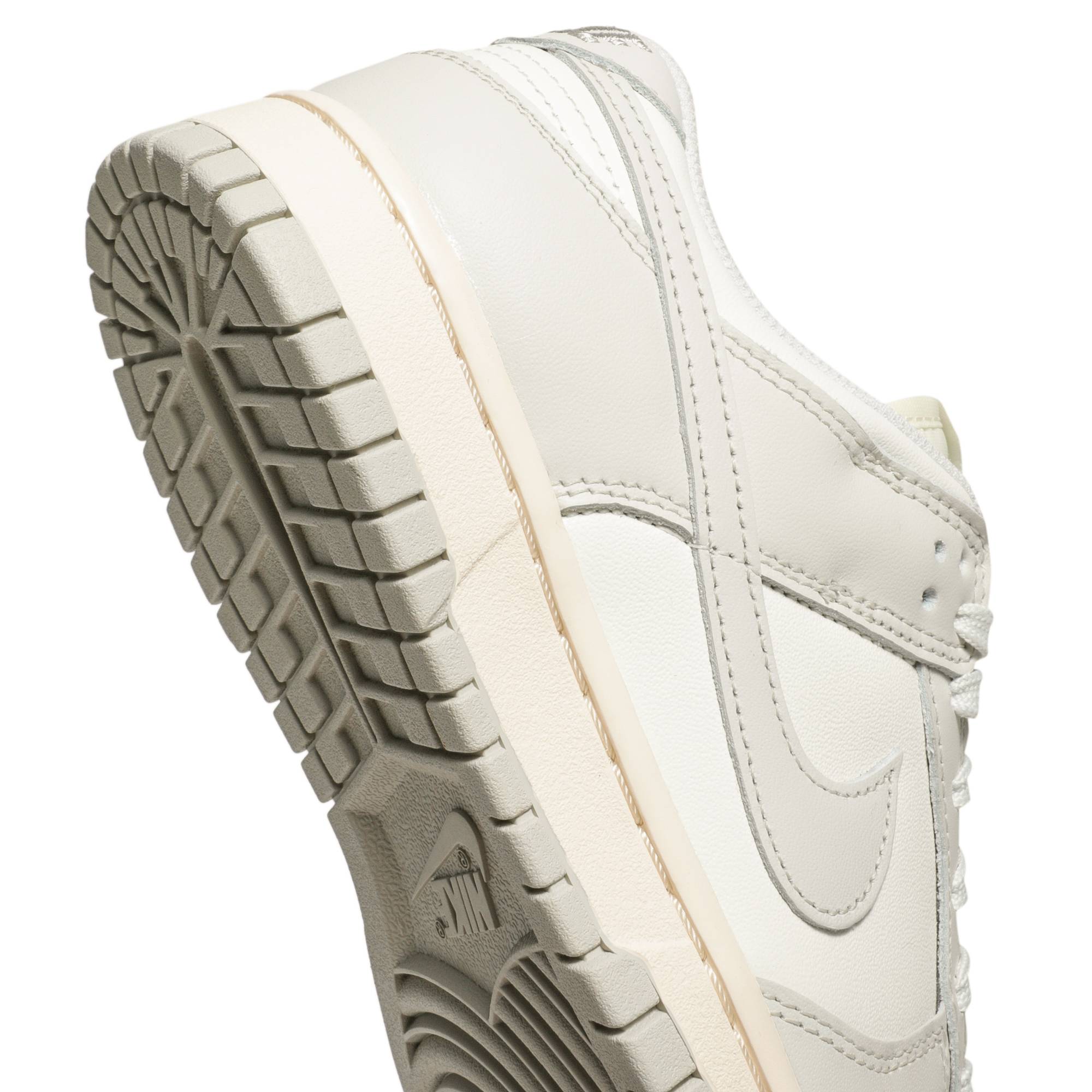 (Women) Nike Dunk Low ‘Light Bone’ DD1503-107