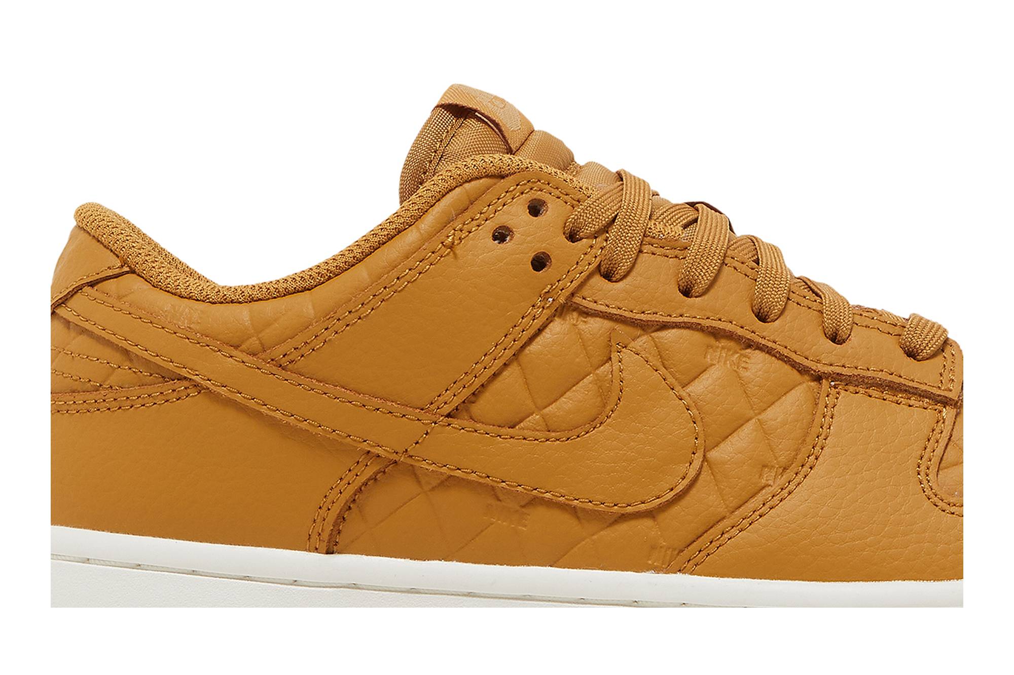 (Women) Nike Dunk Low ‘Quilted Wheat