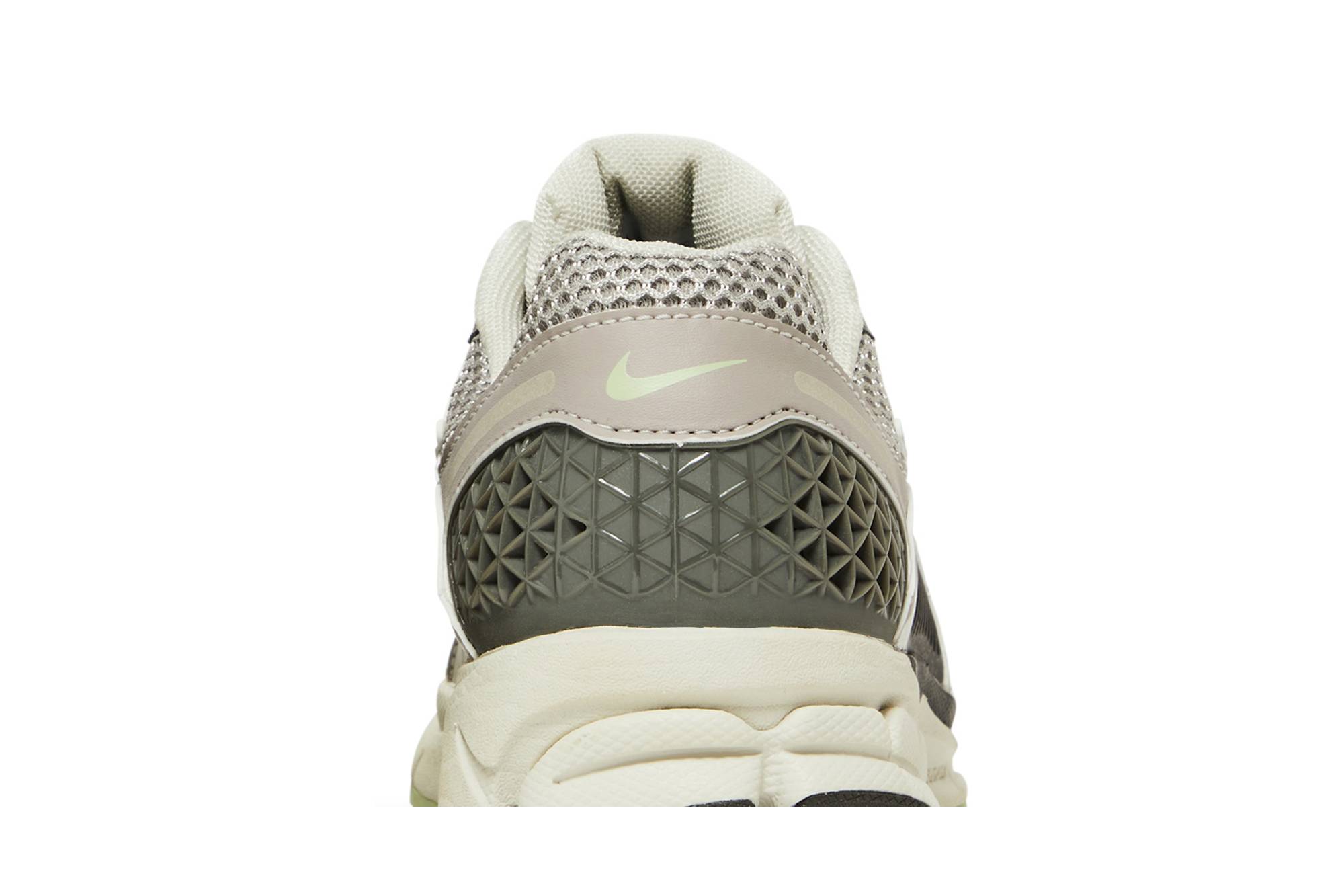 (Women) Nike Zoom Vomero 5 ‘Cobblestone and Flat Pewter’ FB8825-001