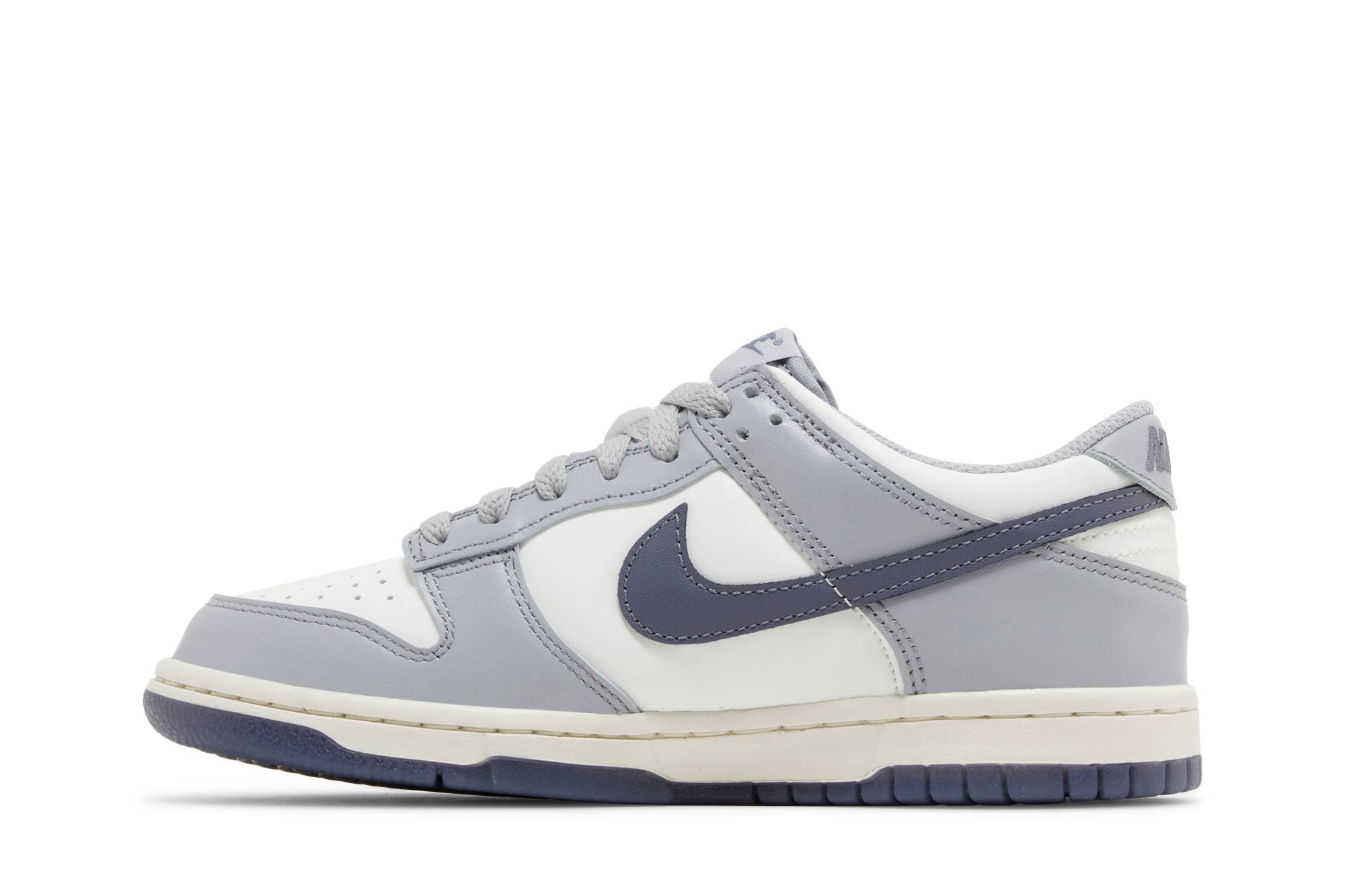 (Youth) Nike Dunk Low ‘Platinum Tint Light Carbon’ FB9109-101