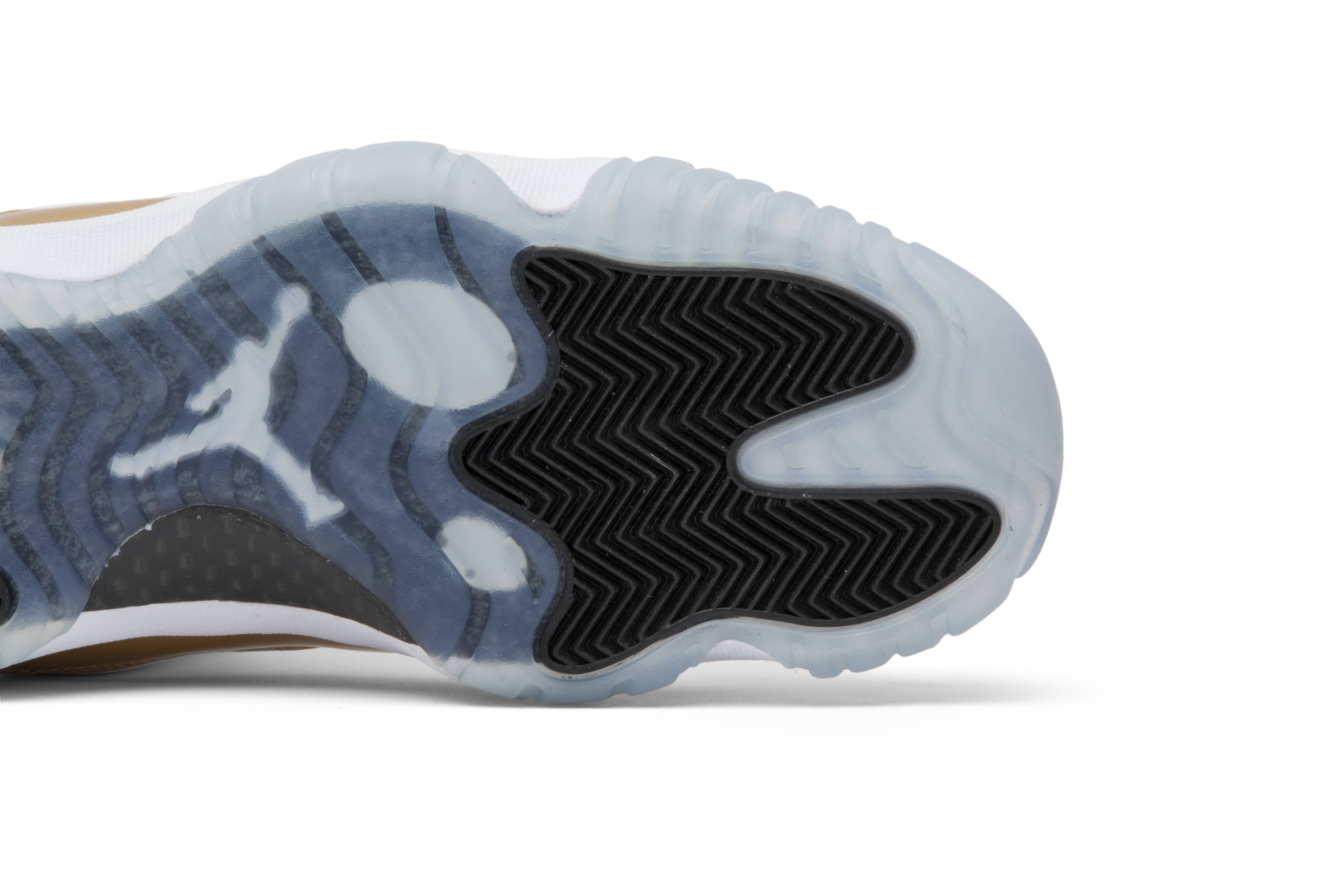 Air Jordan 11 Retro Low ‘Closing Ceremony’ 528895-103
