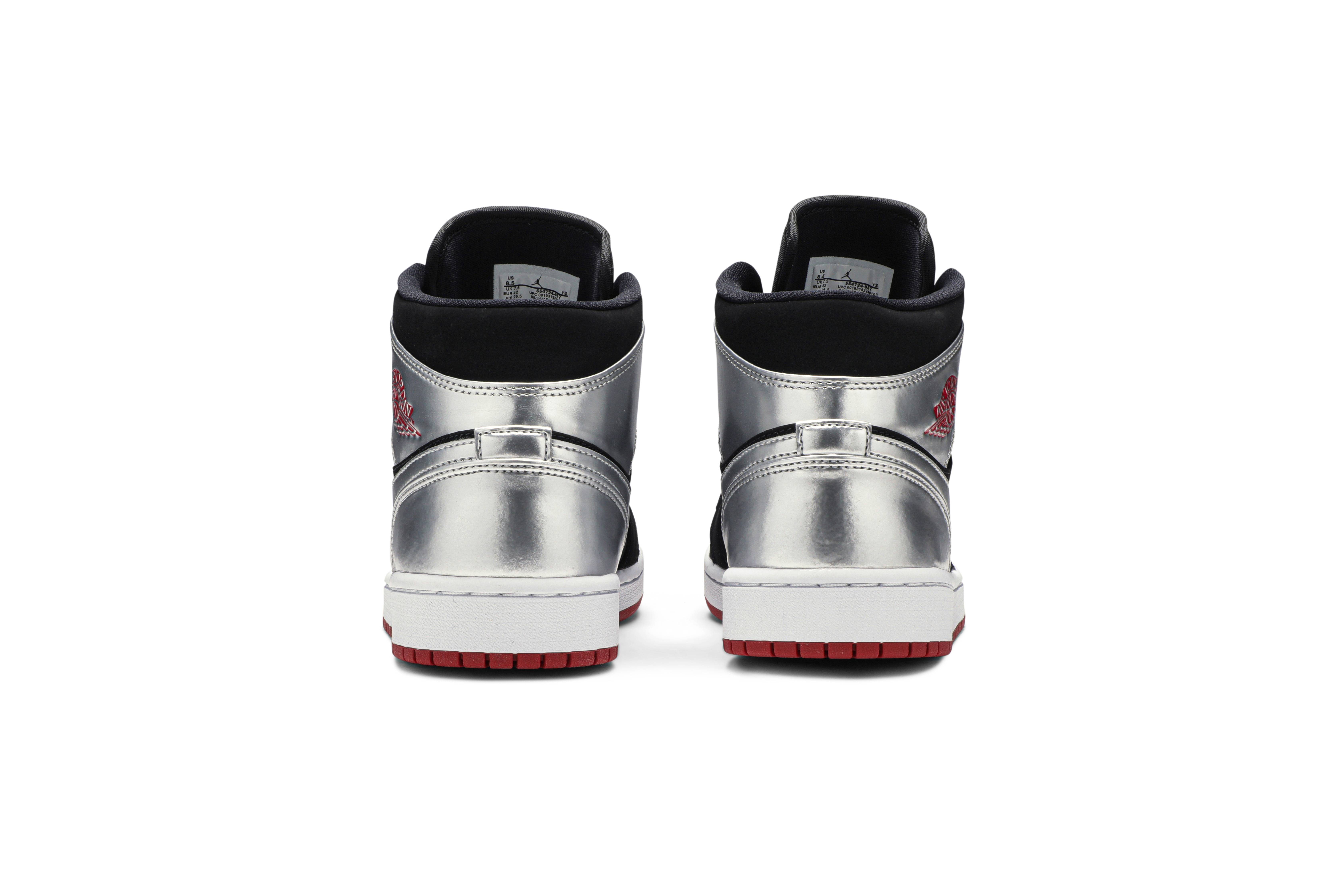 Air Jordan 1 Mid ‘Black Metallic Silver’ 554724-057