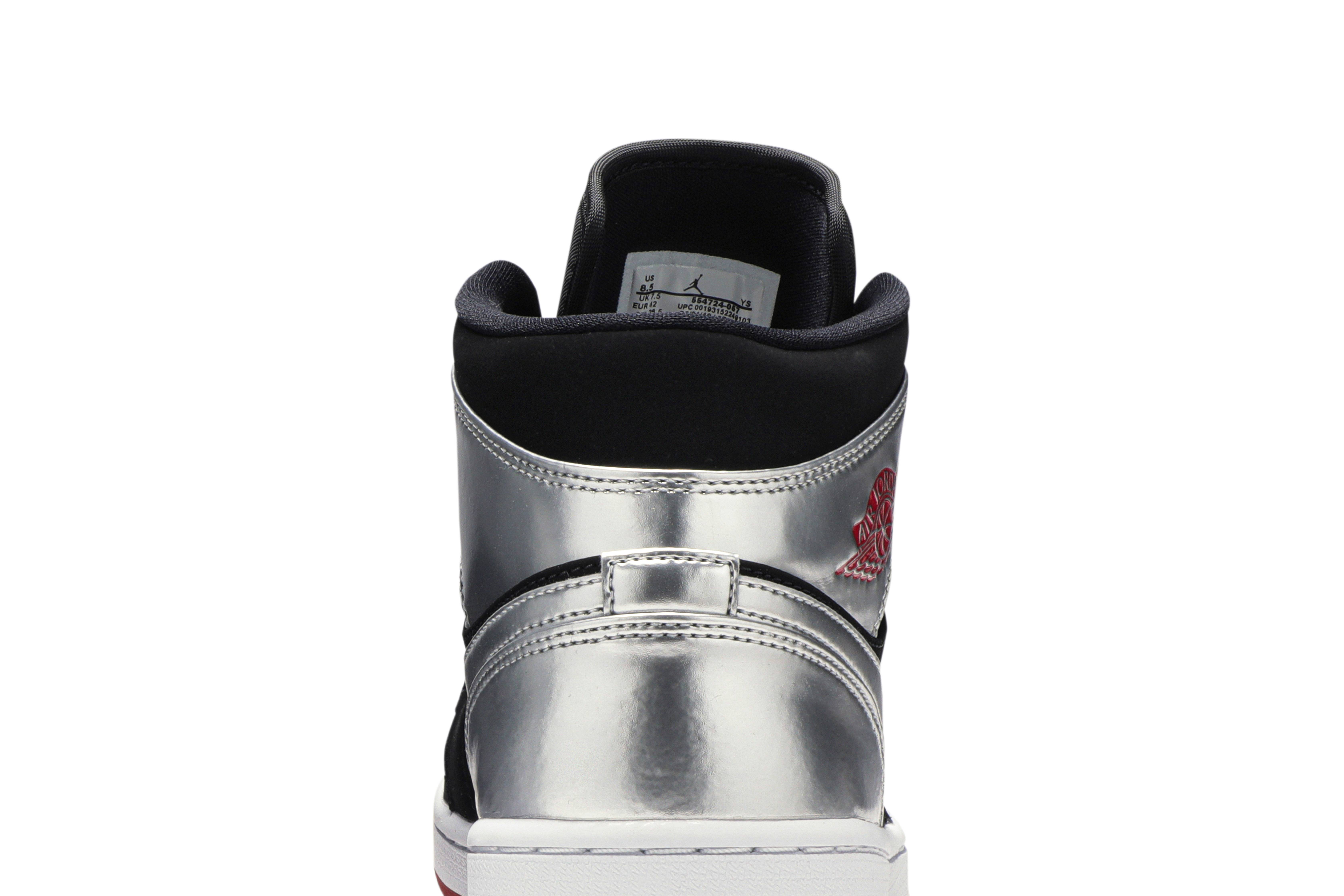 Air Jordan 1 Mid ‘Black Metallic Silver’ 554724-057