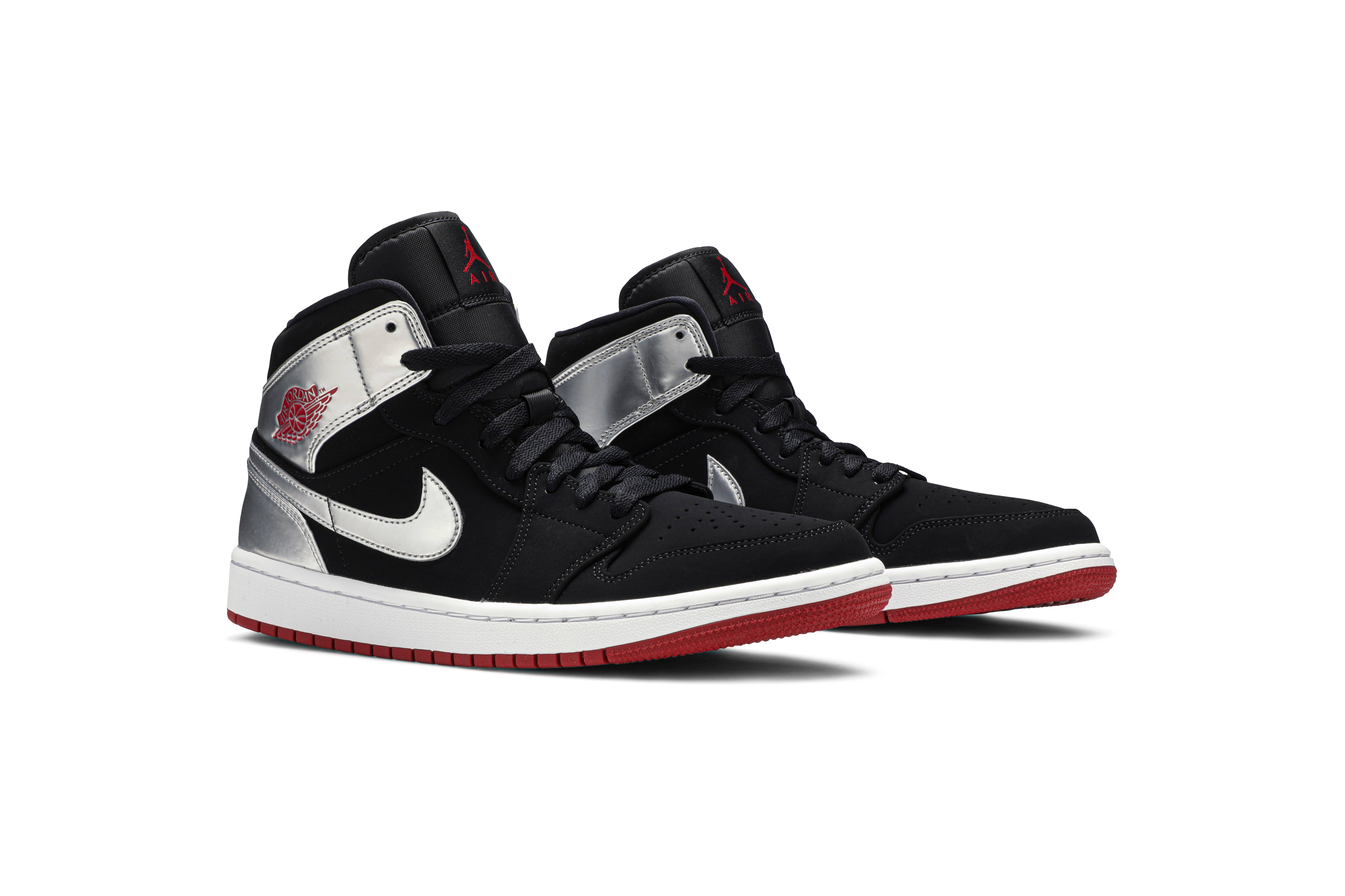 Air Jordan 1 Mid ‘Black Metallic Silver’ 554724-057
