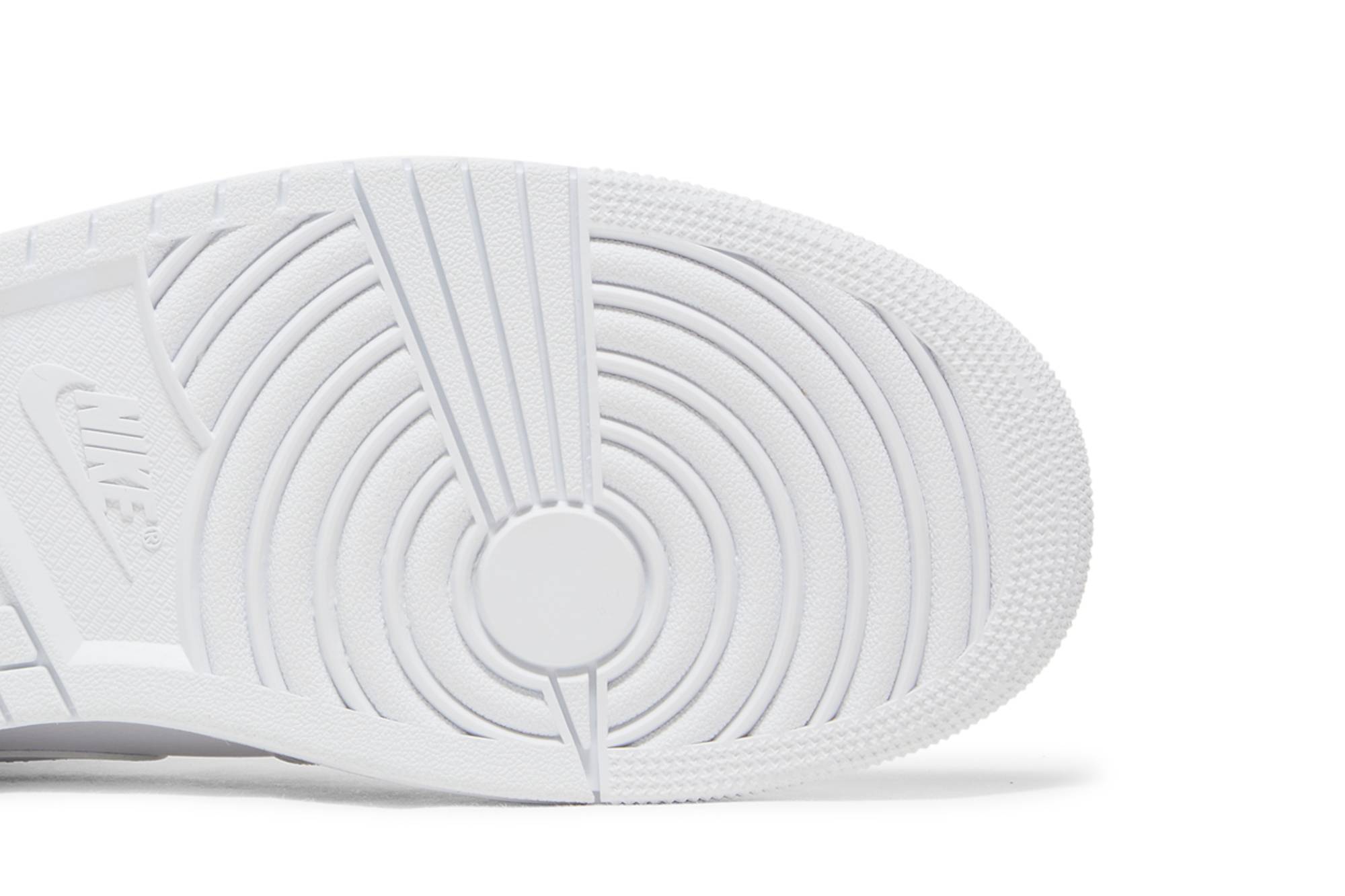 Air Jordan 1 Mid ‘Triple White’ 2022 554724-136