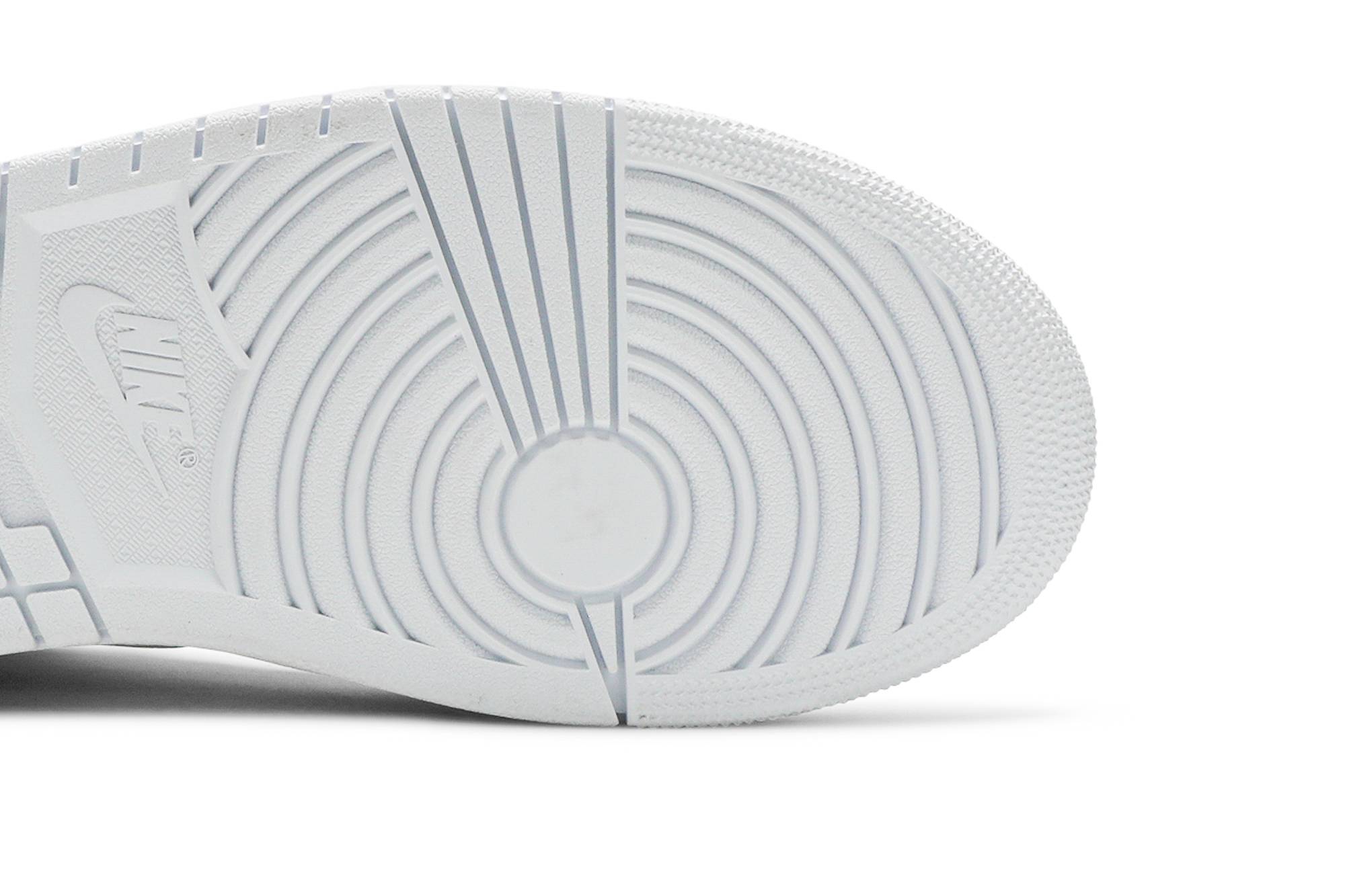 Air Jordan 1 Mid ‘Triple White’ 554724-130
