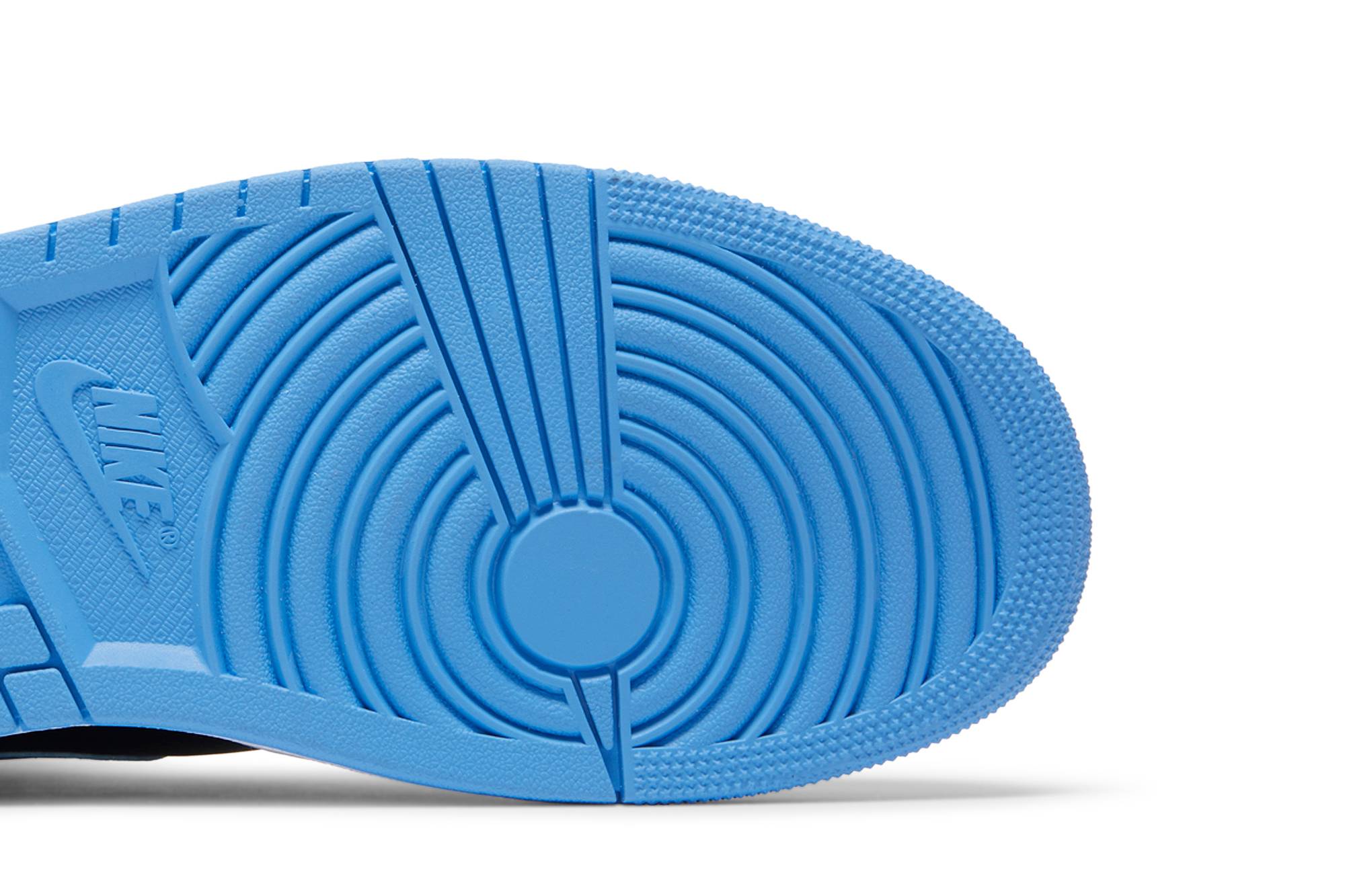 Air Jordan 1 Mid ‘University Blue’ DQ8426-401