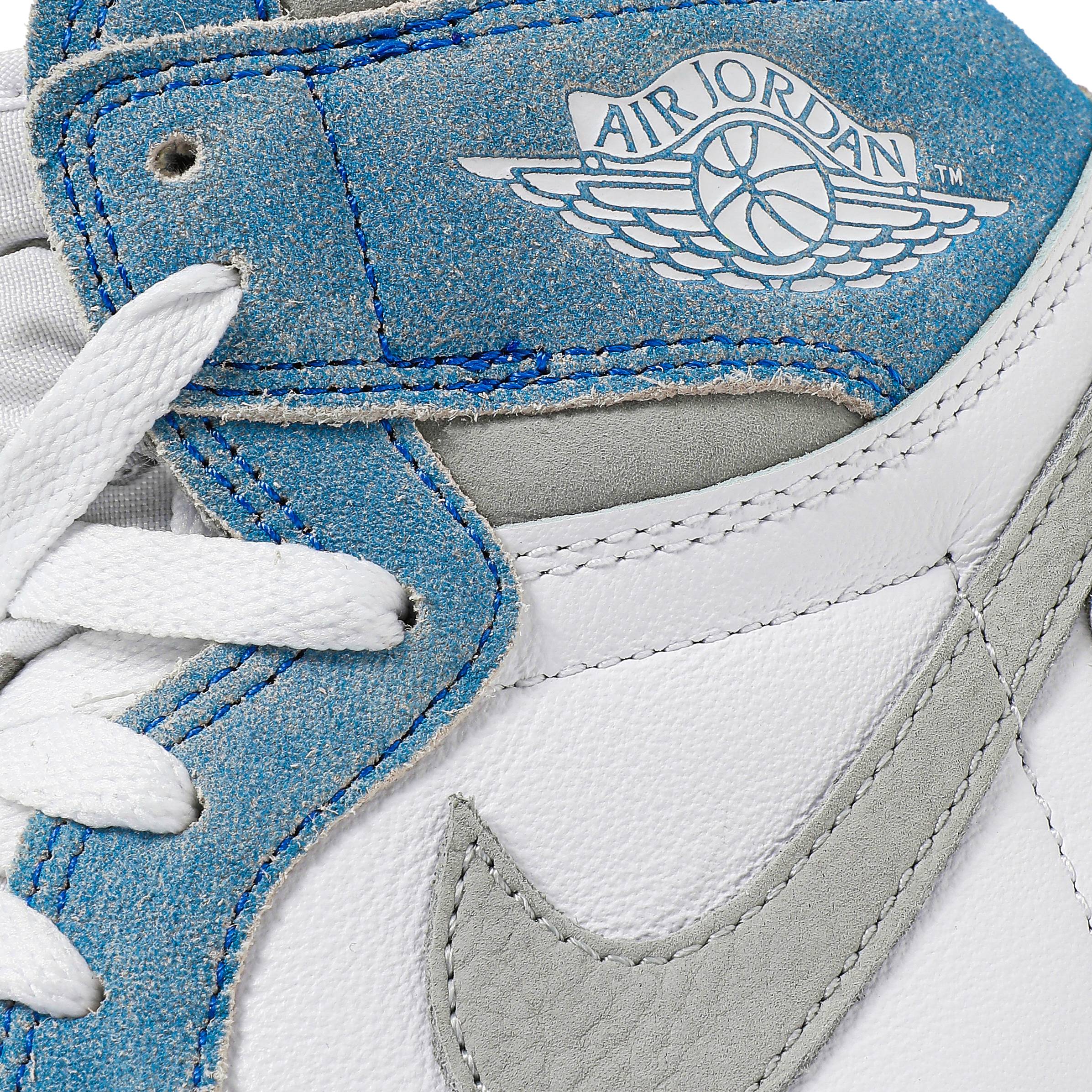 Air Jordan 1 Retro High OG ‘Hyper Royal’ 555088-402