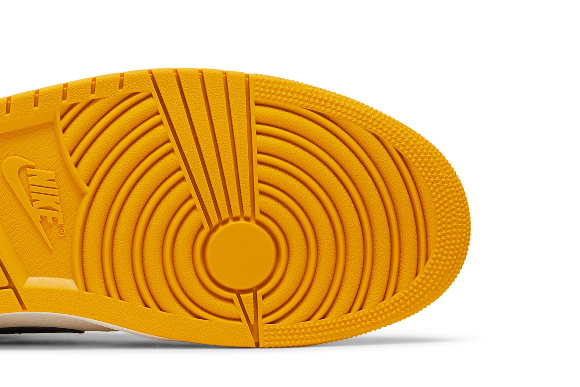 Air Jordan 1 Retro High OG ‘Yellow Ochre’ DZ5485-701