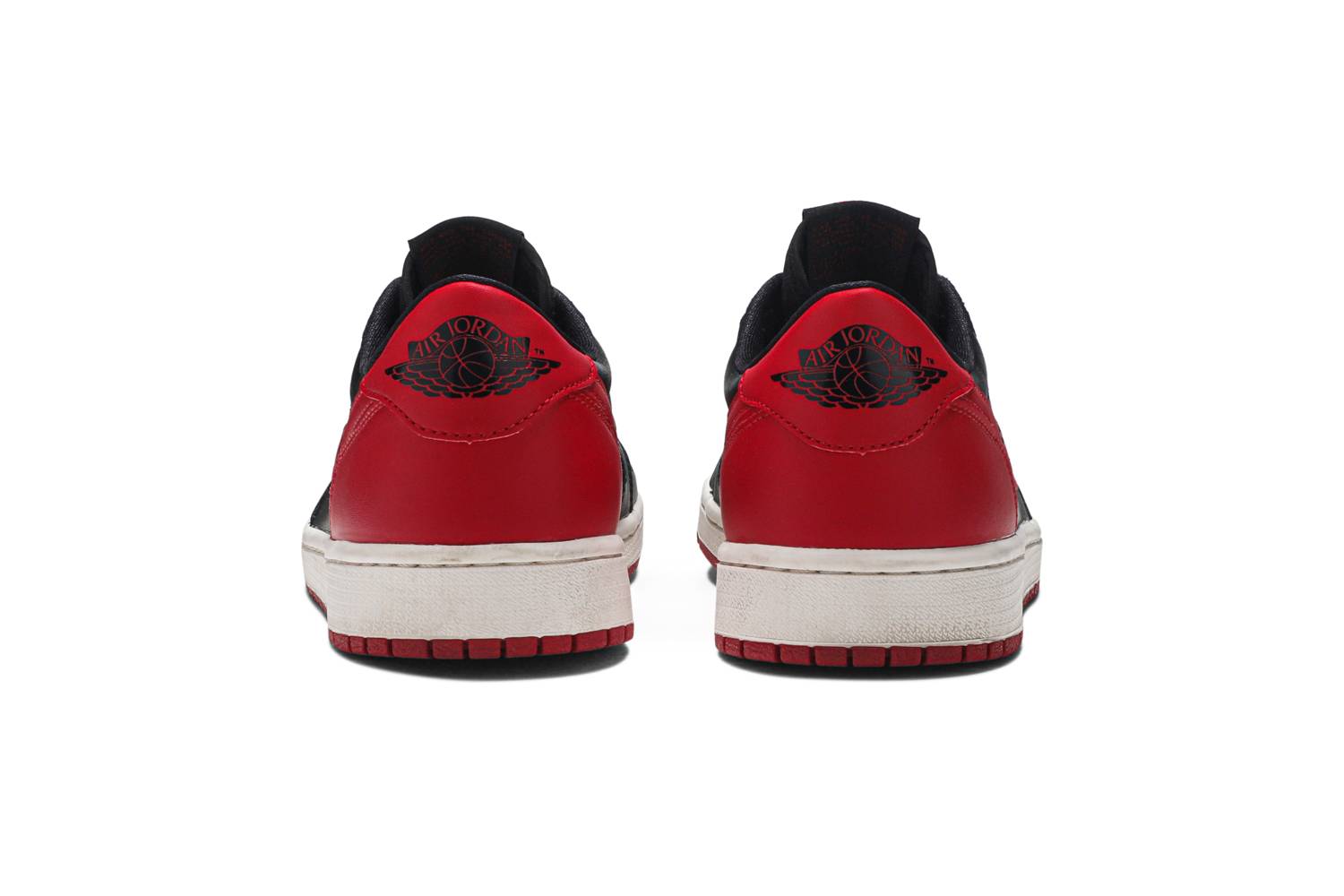 Air Jordan 1 Retro Low OG ‘Bred’ 2015 705329-001