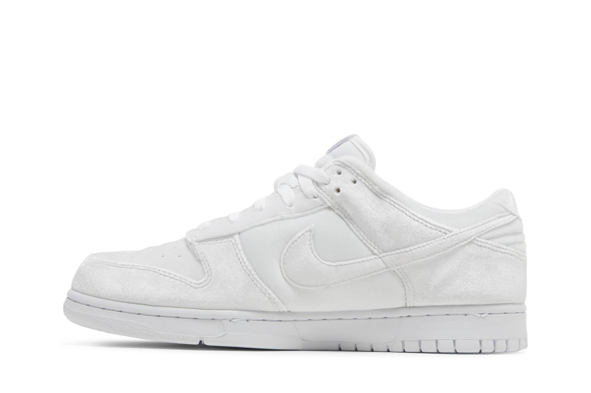 Dover Street Market x Nike Dunk Low ‘Triple White’ DH2686-100