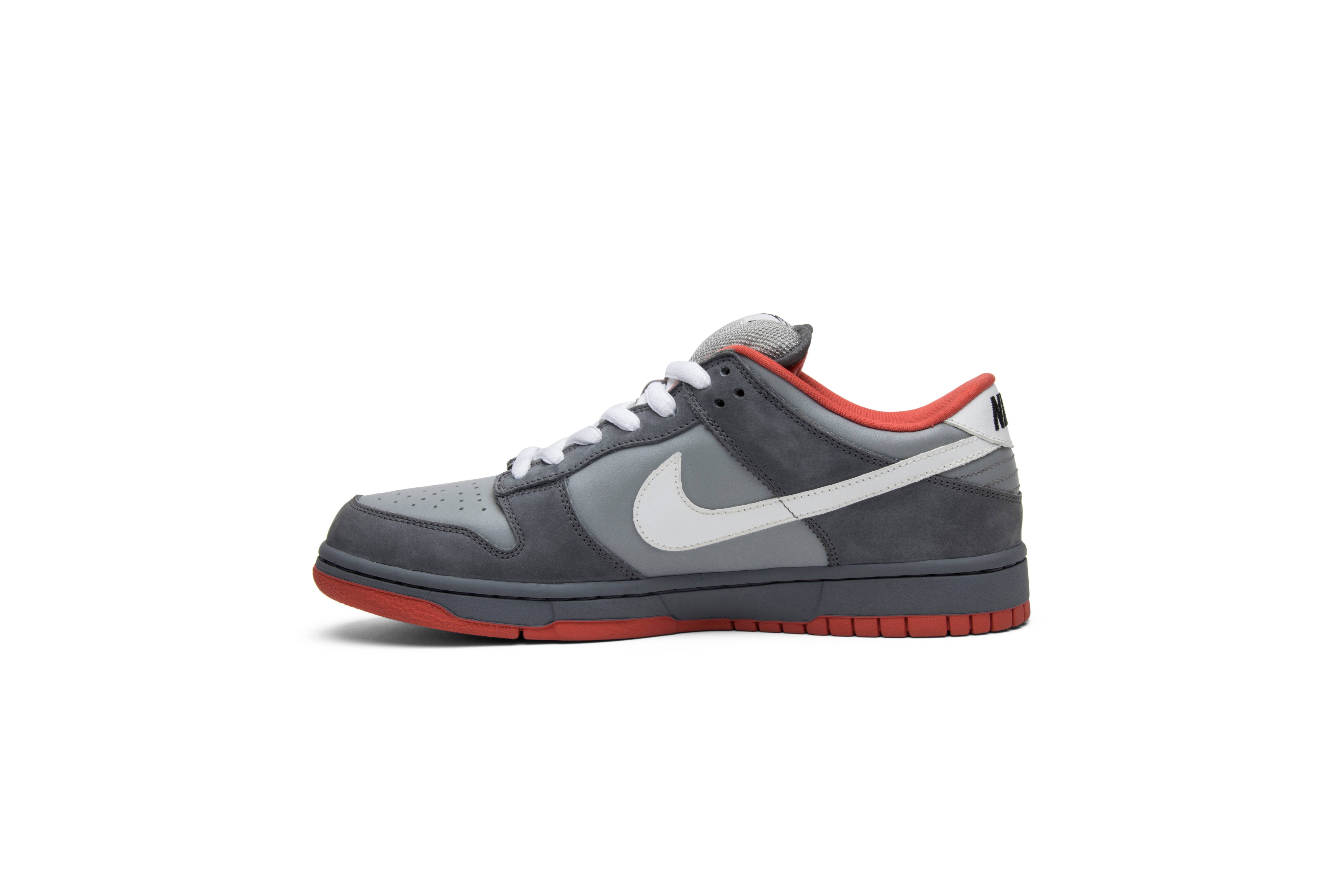 Jeff Staple x Nike SB Dunk Low Pro ‘Pigeon’ 304292-011