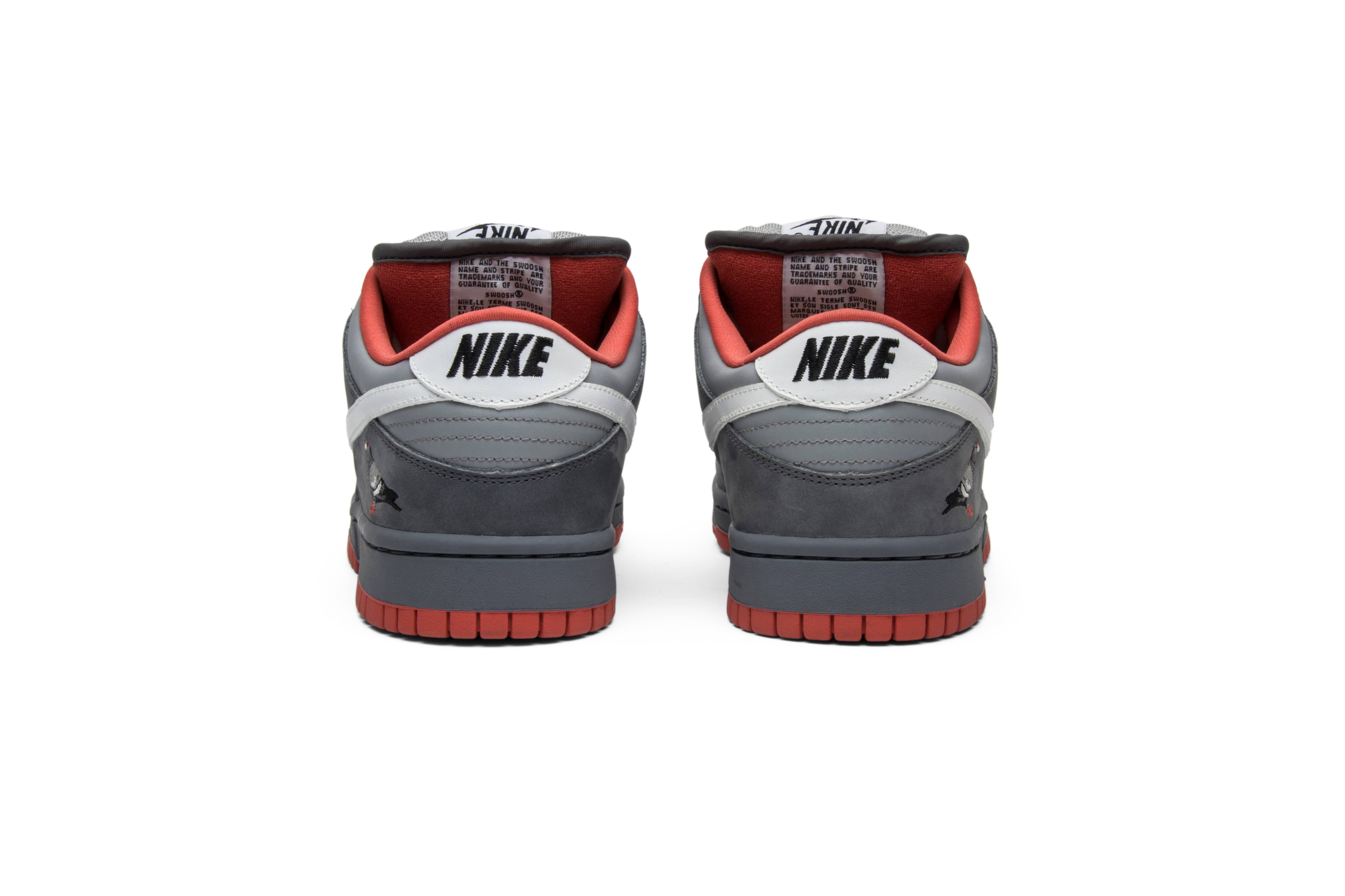 Jeff Staple x Nike SB Dunk Low Pro ‘Pigeon’ 304292-011