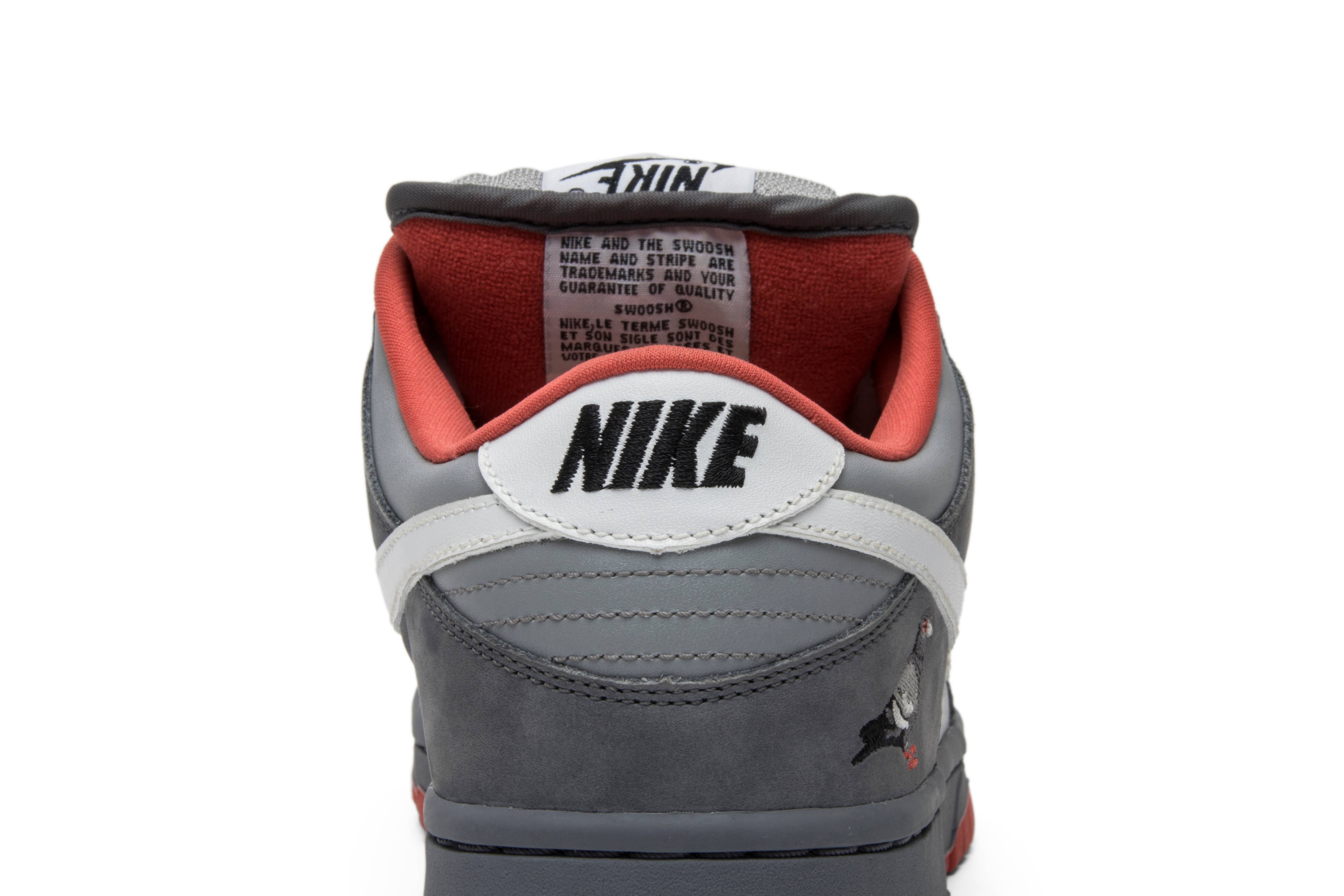 Jeff Staple x Nike SB Dunk Low Pro ‘Pigeon’ 304292-011