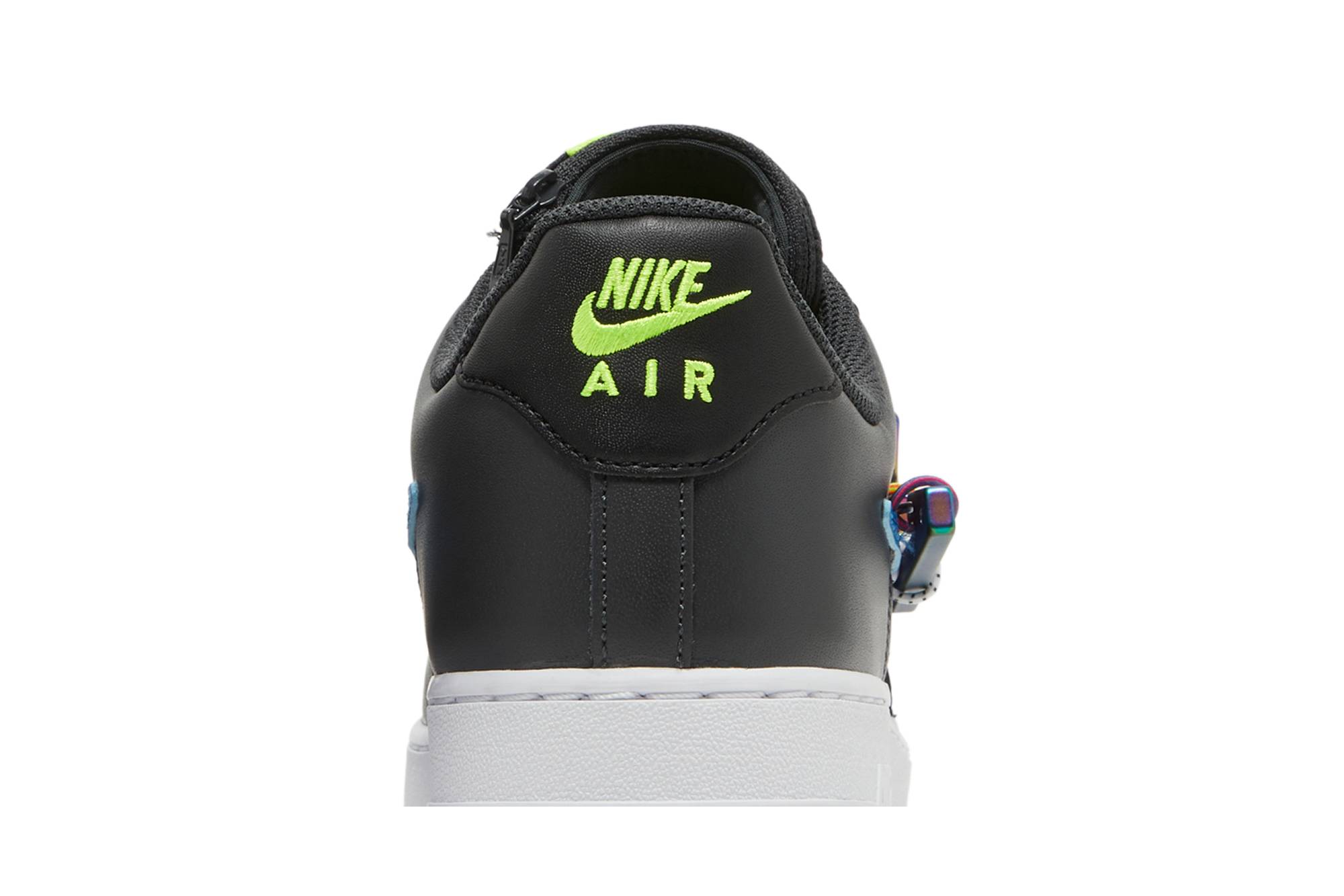 Nike Air Force 1 Low ‘Carabiner Swoosh’ DH7579-001