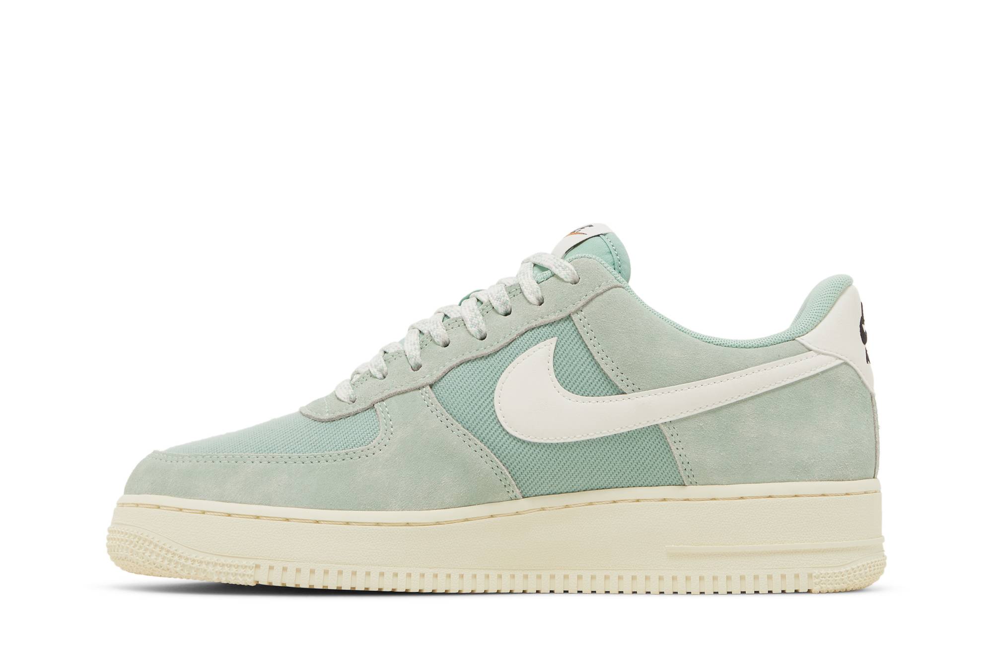 Nike Air Force 1 Low ‘Enamel Green’ DO9801-300