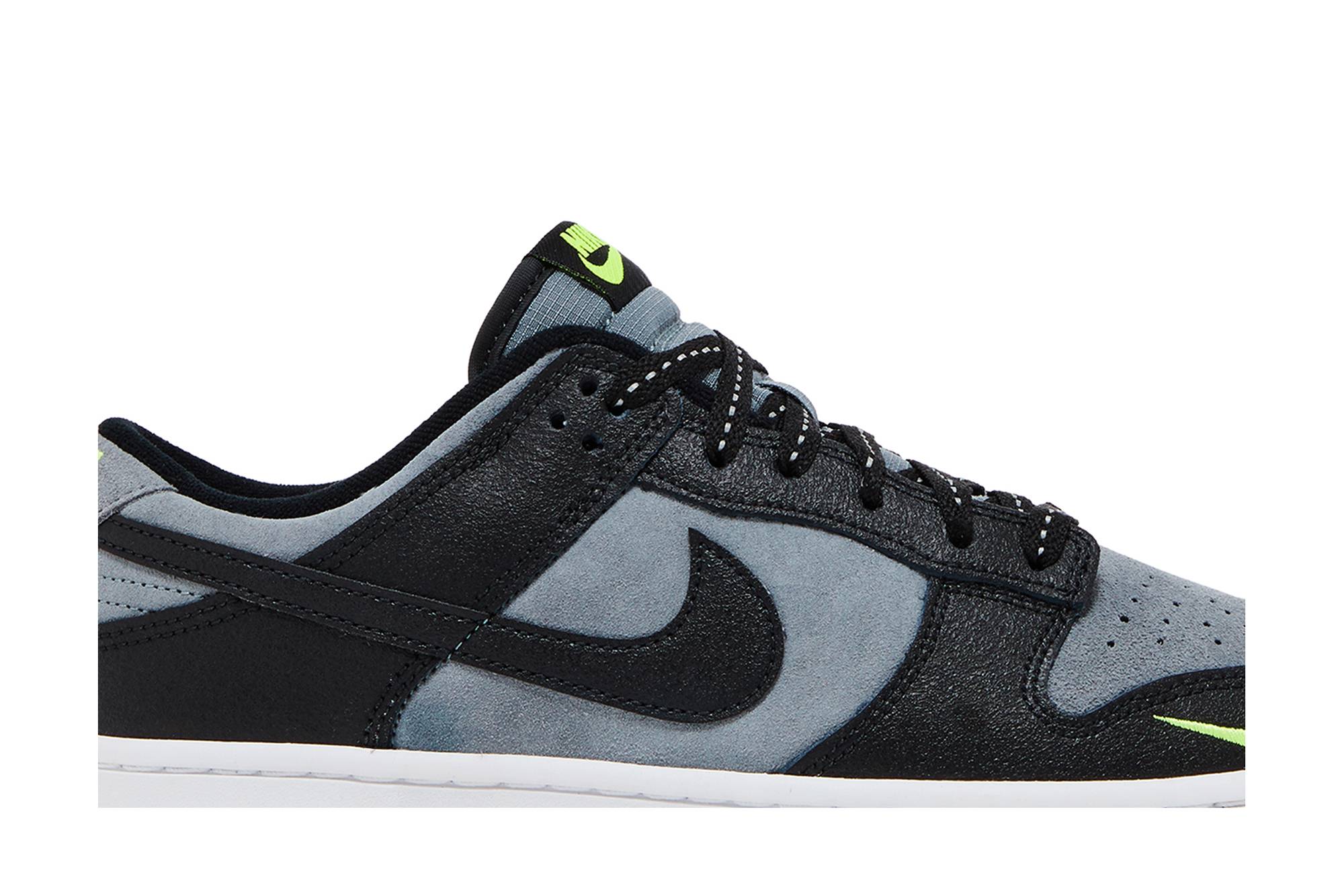 Nike Dunk Low ‘Black Grey Green Strike’ FQ2205-001