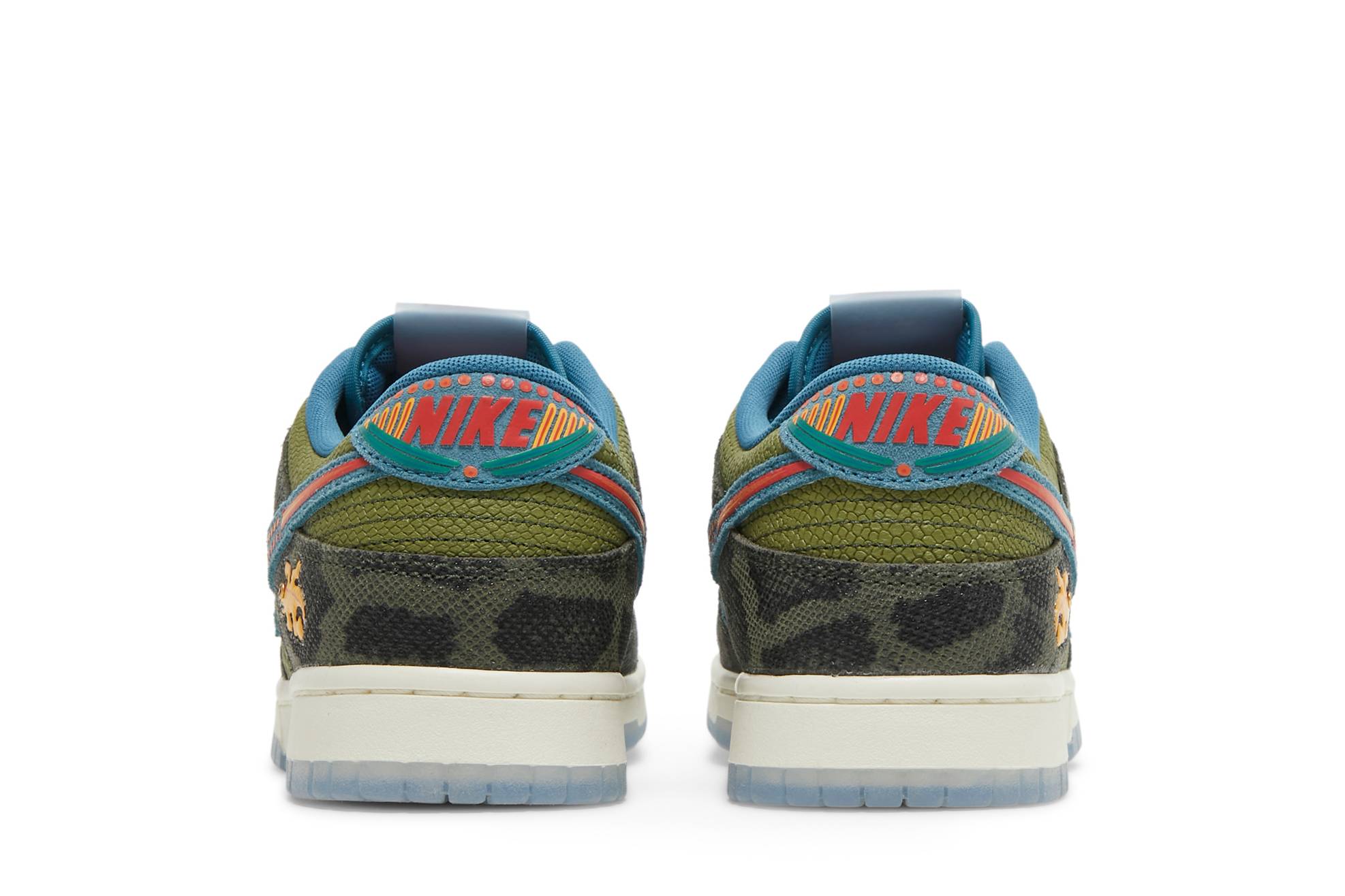 Nike Dunk Low ‘SiEMPRE Familia’ DO2160-335