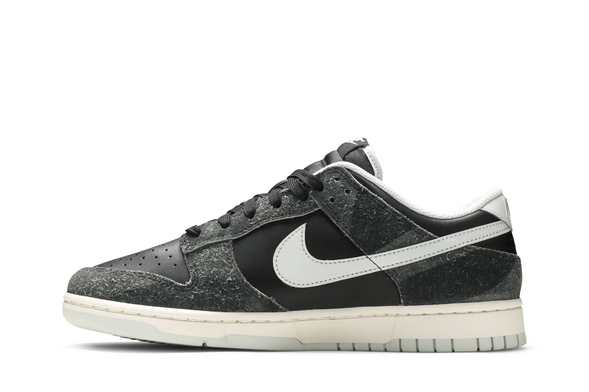 Nike Dunk Low Premium ‘Animal Pack – Zebra’ DH7913-001