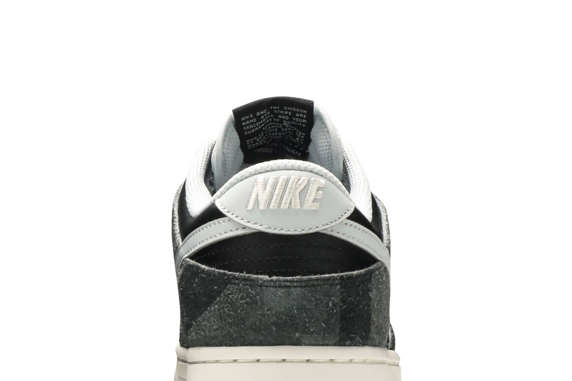 Nike Dunk Low Premium ‘Animal Pack – Zebra’ DH7913-001