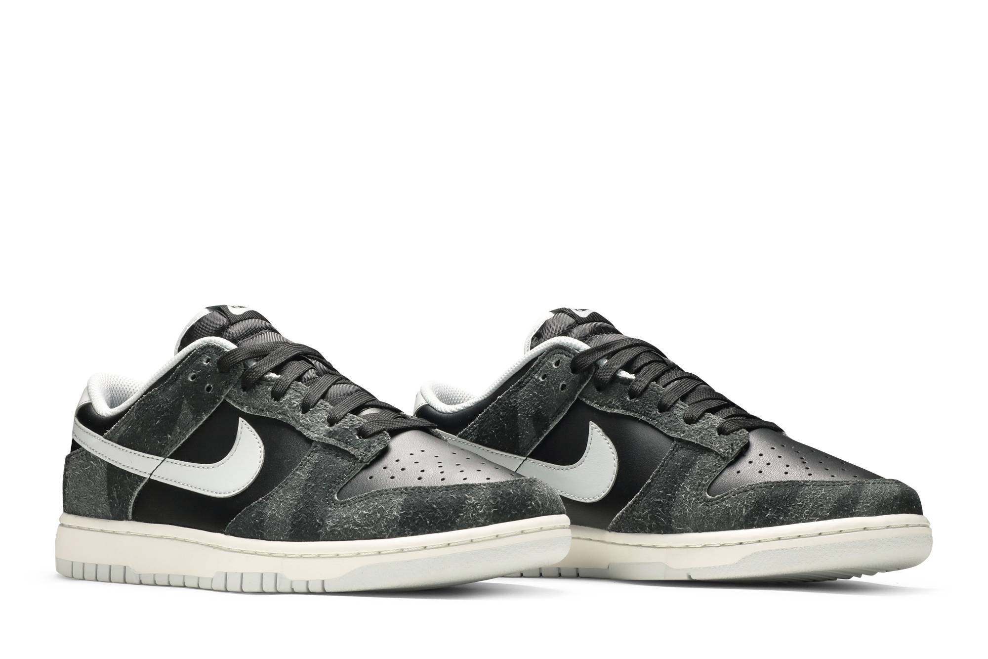 Nike Dunk Low Premium ‘Animal Pack – Zebra’ DH7913-001