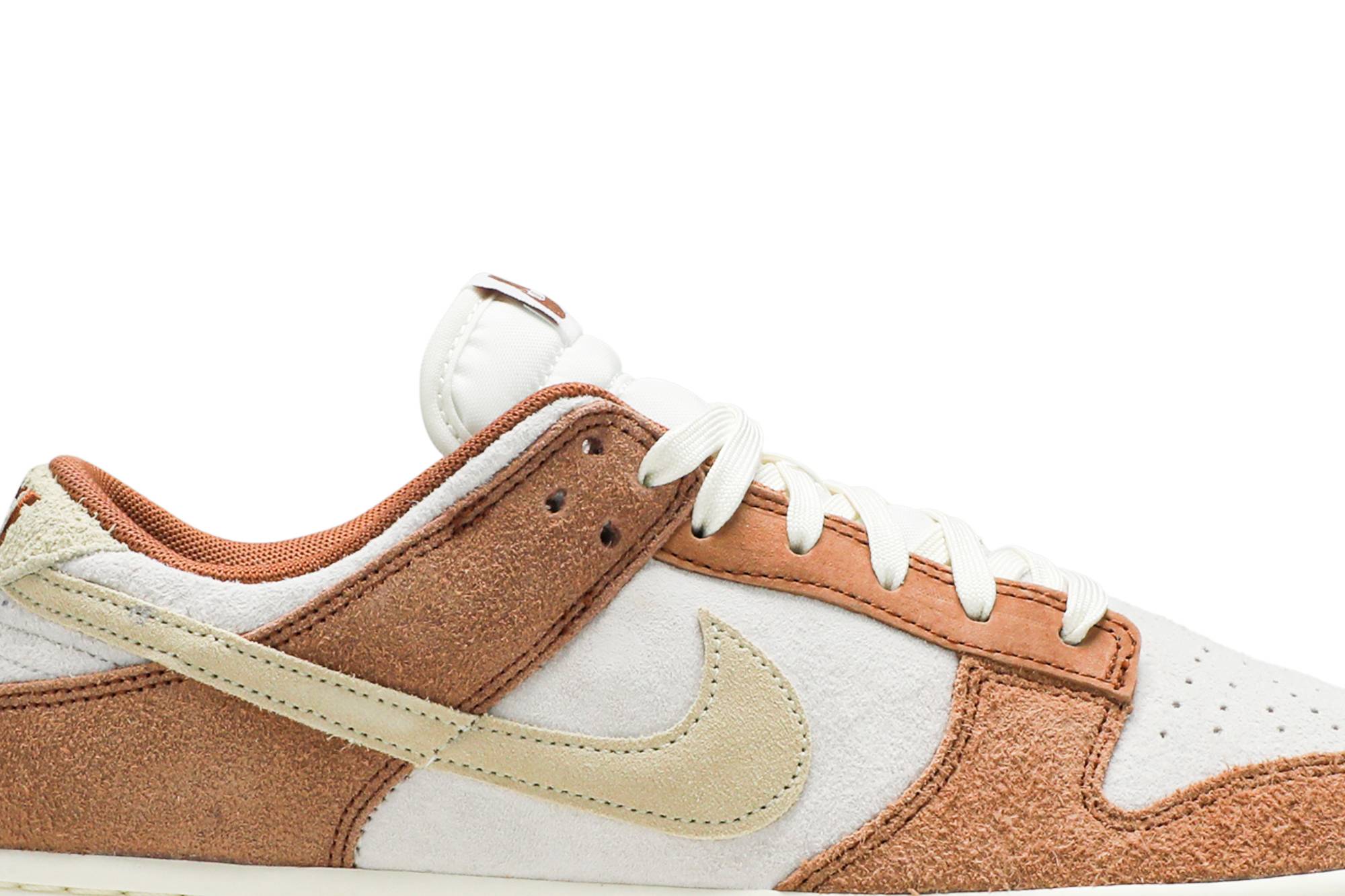 Nike Dunk Low Premium ‘Medium Curry’ DD1390-100