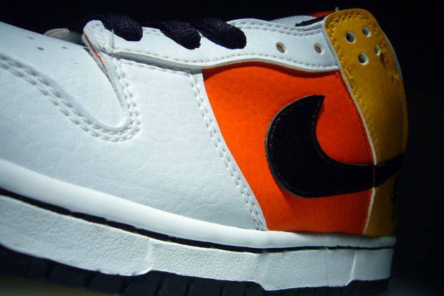 Nike SB Dunk Low Pro Raygun Home 304292-802 Nicesnk