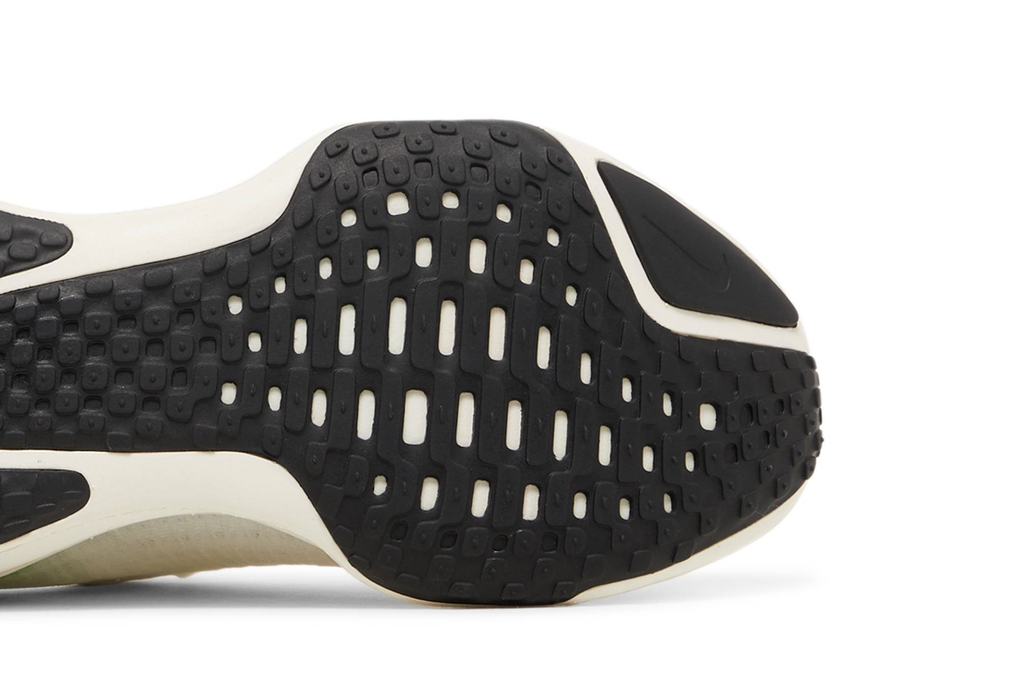 Nike ZoomX Invincible 3 ‘Mismatched’ FJ1046-100