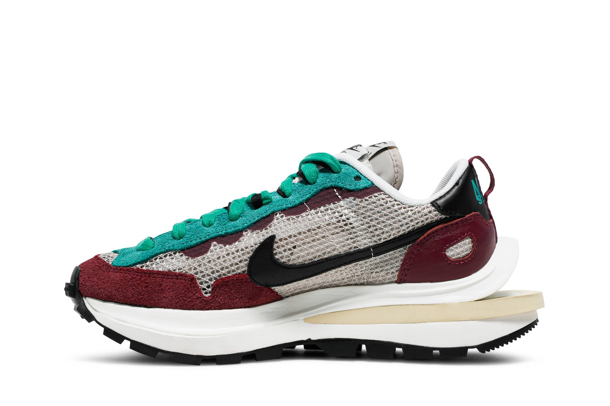 sacai x Nike VaporWaffle SP ‘Villain Red’ DD3035-200