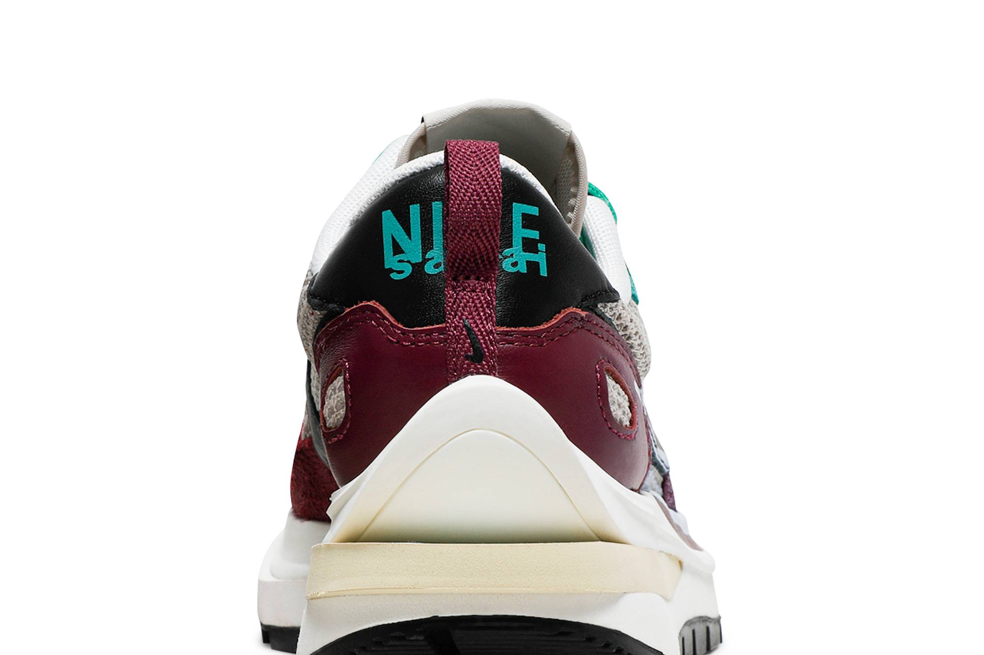 sacai x Nike VaporWaffle SP ‘Villain Red’ DD3035-200